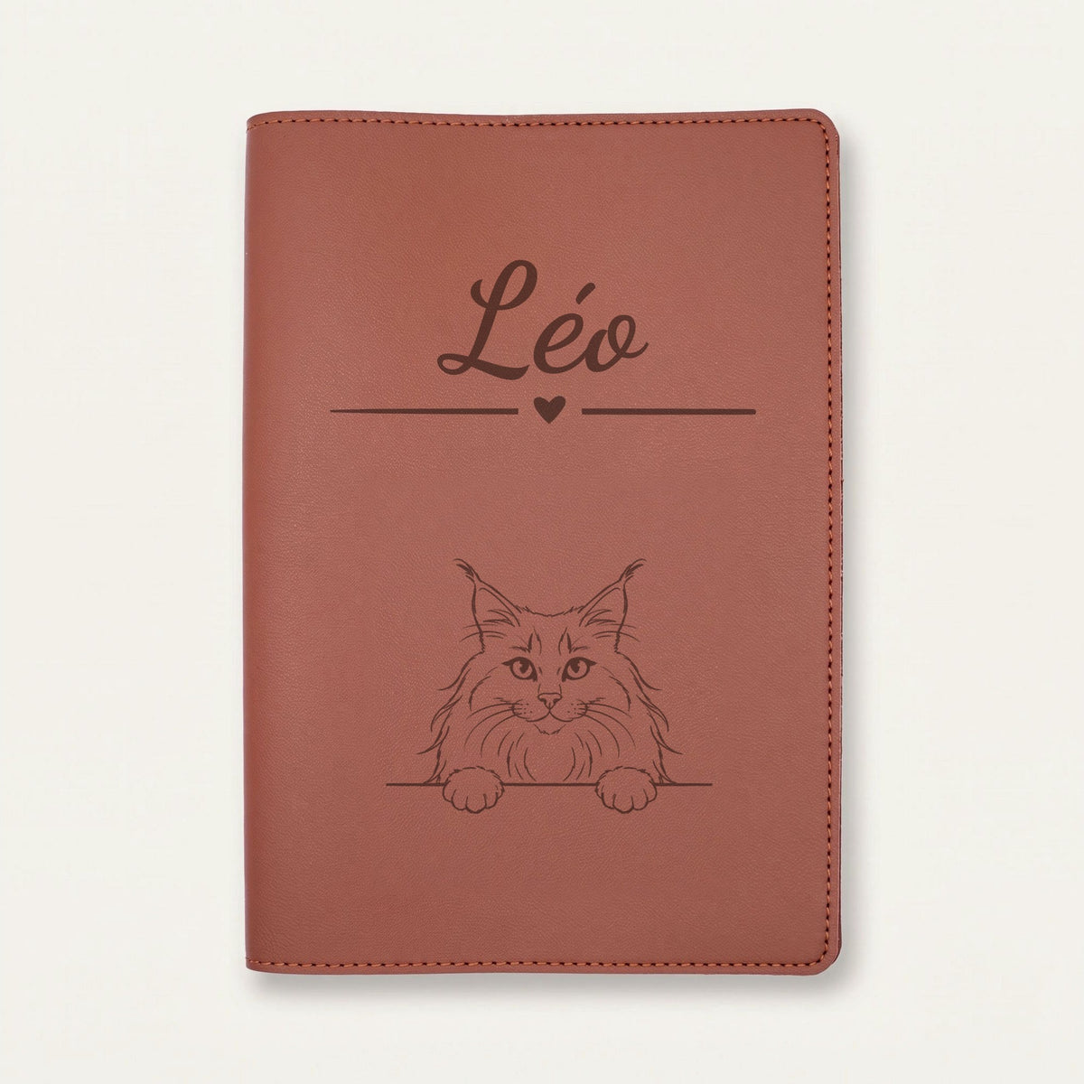 Protège carnet de santé chat personnalisé – Norvégien — Chocolat — Cœur — gravure « Léo »