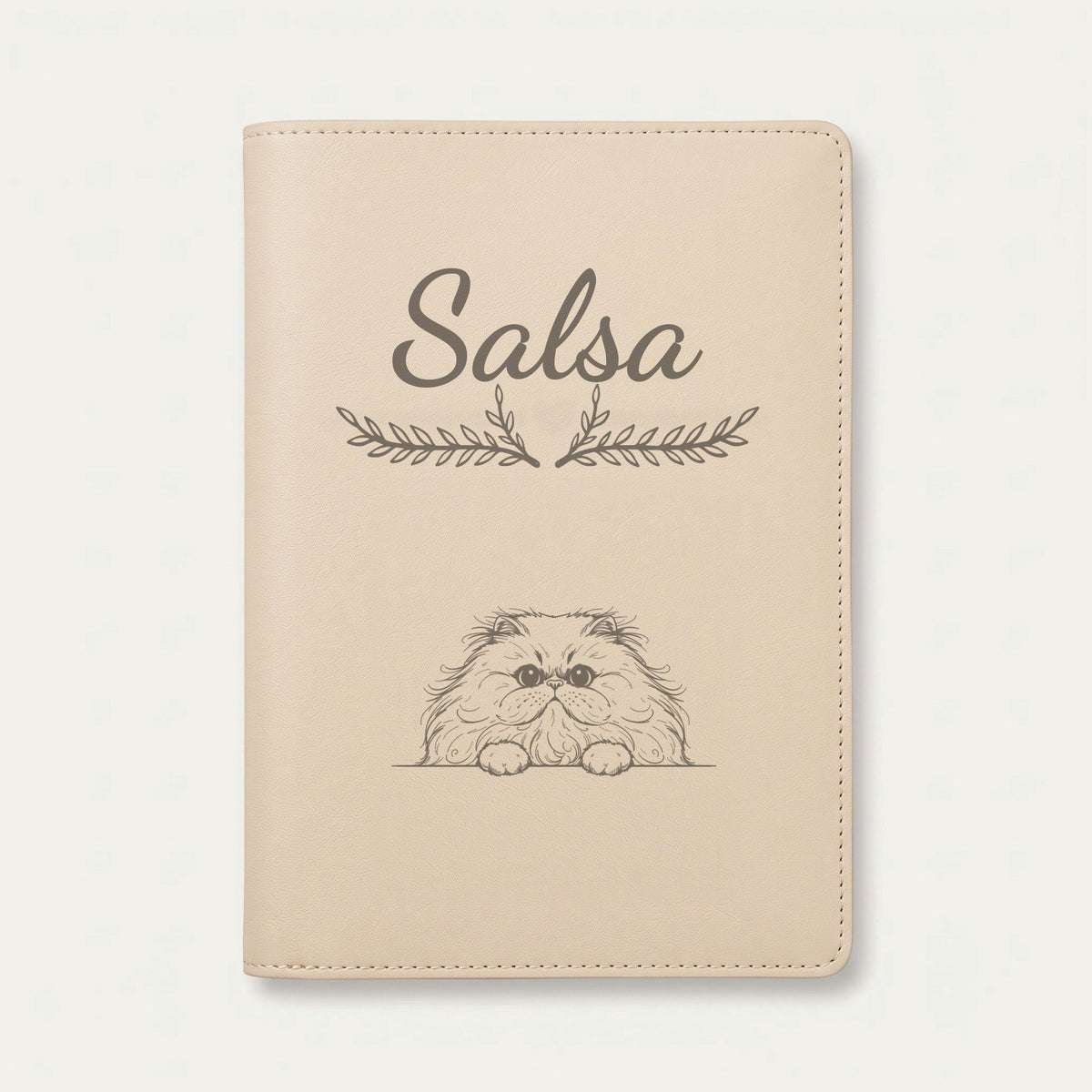 Protège carnet de santé chat personnalisé – Persan — Crème vanille — Bouquet — gravure « Salsa »