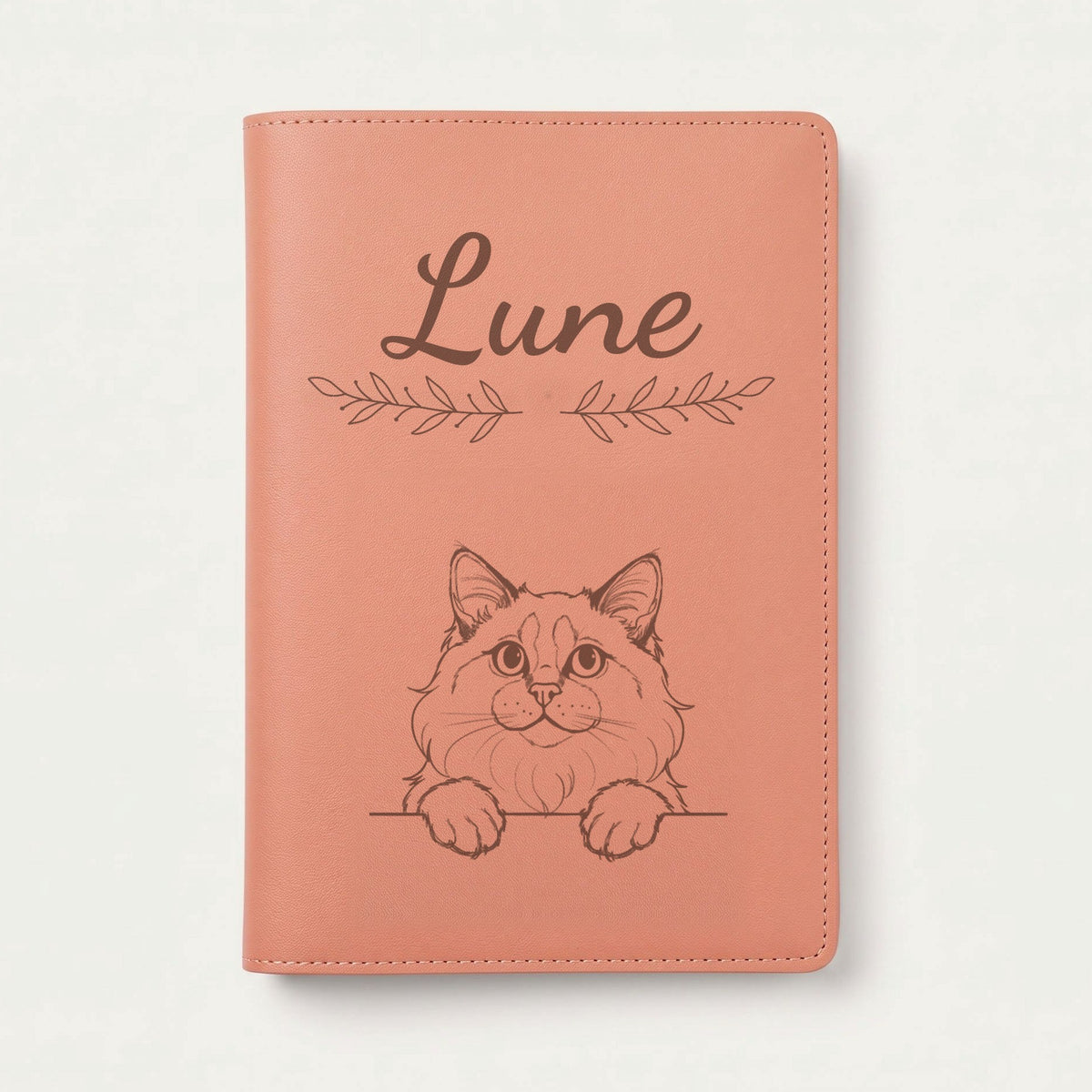 Protège carnet de santé chat personnalisé – Ragdoll — Terracotta — Rameaux — gravure « Lune »