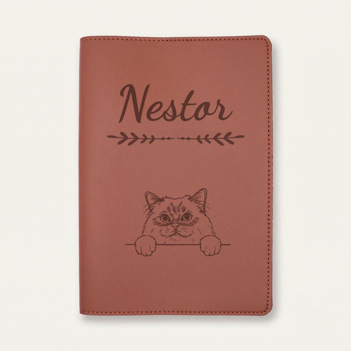 Protège carnet de santé chat personnalisé – Sacré de Birmanie — Chocolat — Flèche — gravure « Nestor »