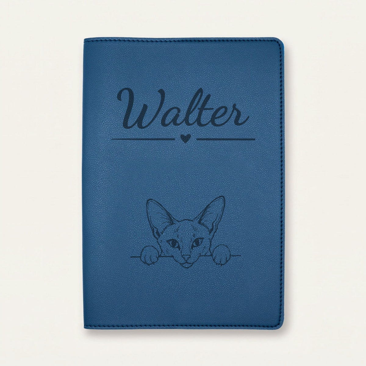 Protège carnet de santé chat personnalisé – Siamois — Bleu nuit — Cœur — gravure « Walter »