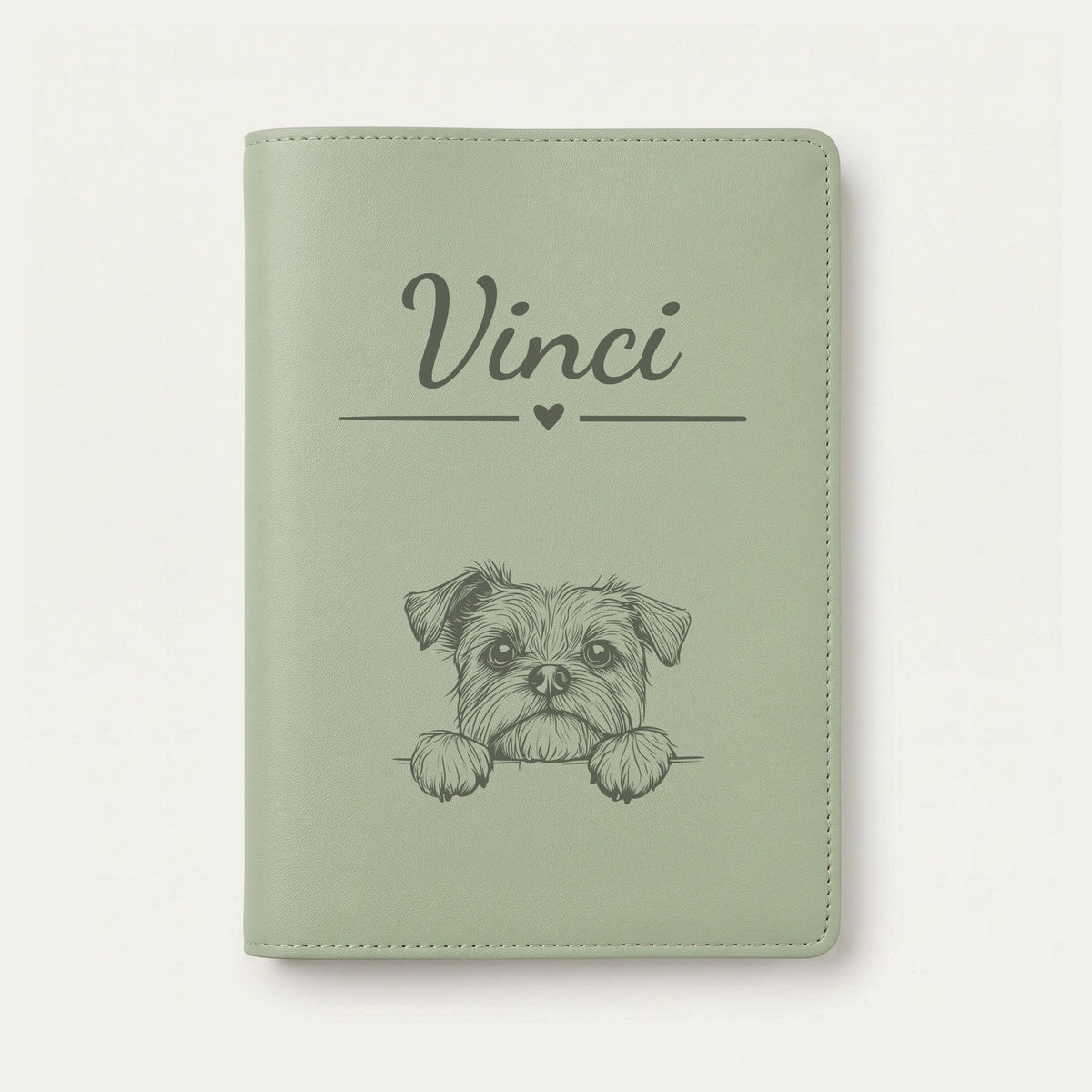 Protège carnet de santé chien personnalisé – Affenpinscher — Vert sauge — Cœur — gravure « Vinci »
