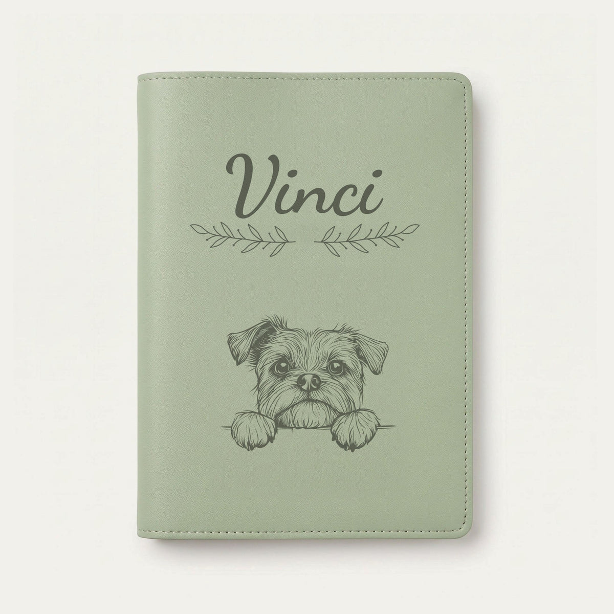 Protège carnet de santé chien personnalisé – Affenpinscher — Vert sauge — Rameaux — gravure « Vinci »