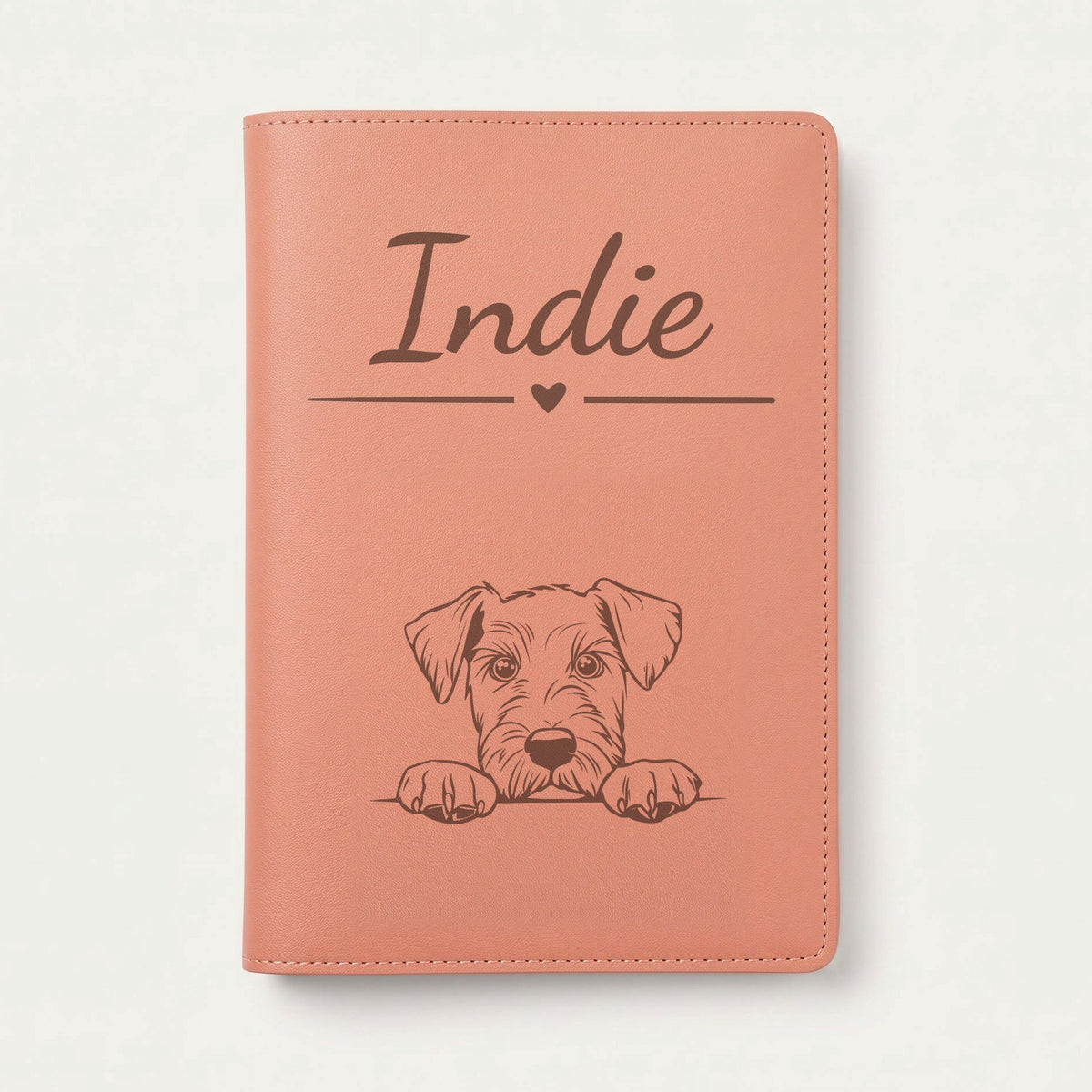 Protège carnet de santé chien personnalisé – Airedale terrier — Terracotta — Cœur — gravure « Indie »