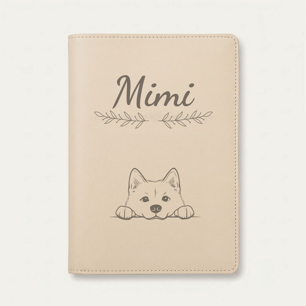 Protège carnet de santé chien personnalisé – Akita inu — Crème vanille — Rameaux — gravure « Mimi »