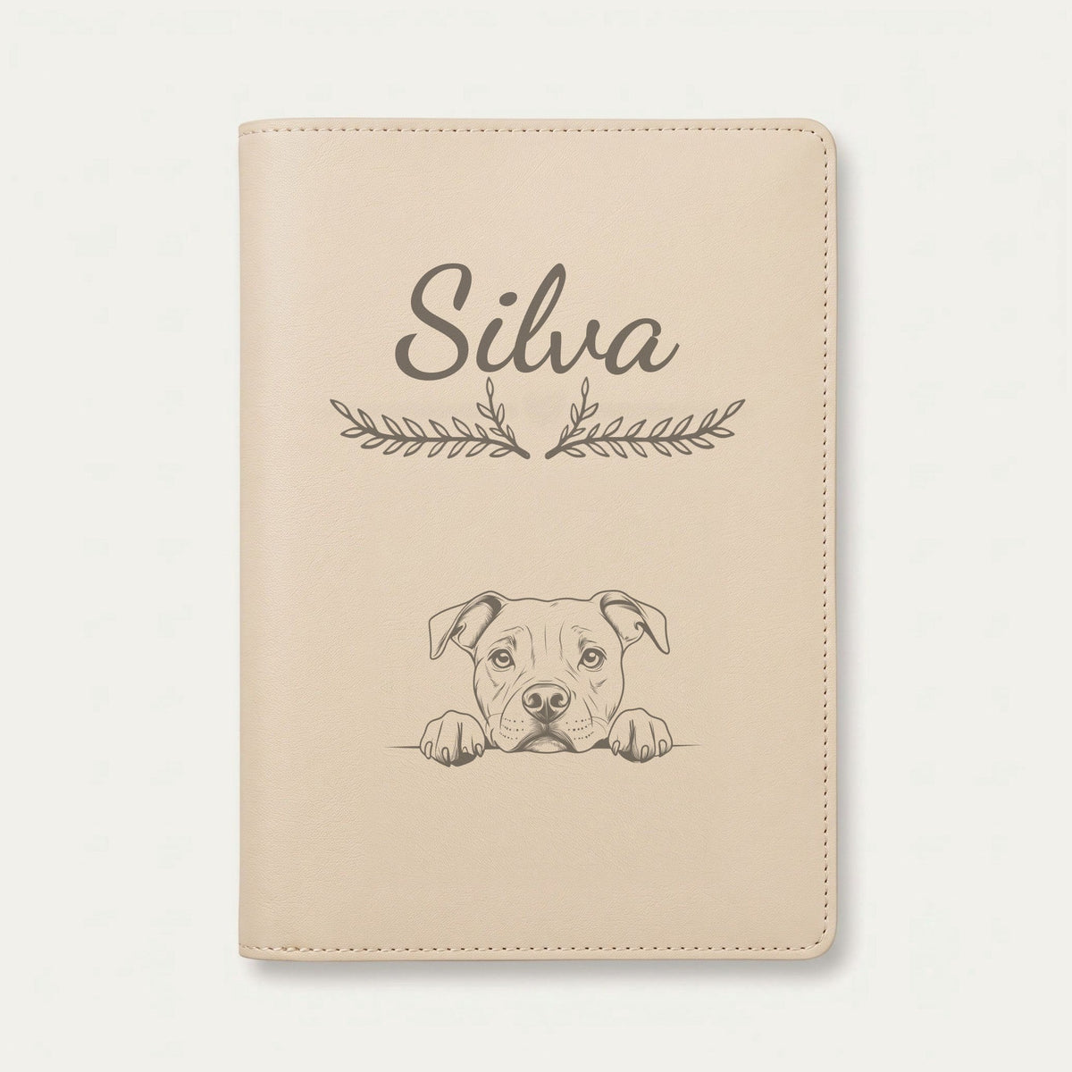 Protège carnet de santé chien personnalisé – American staff — Crème vanille — Bouquet — gravure « Silva »