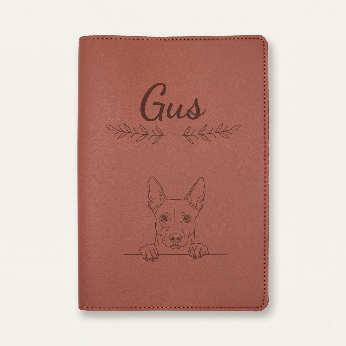 Protège carnet de santé chien personnalisé – Basenji — Chocolat — Rameaux — gravure « Gus »