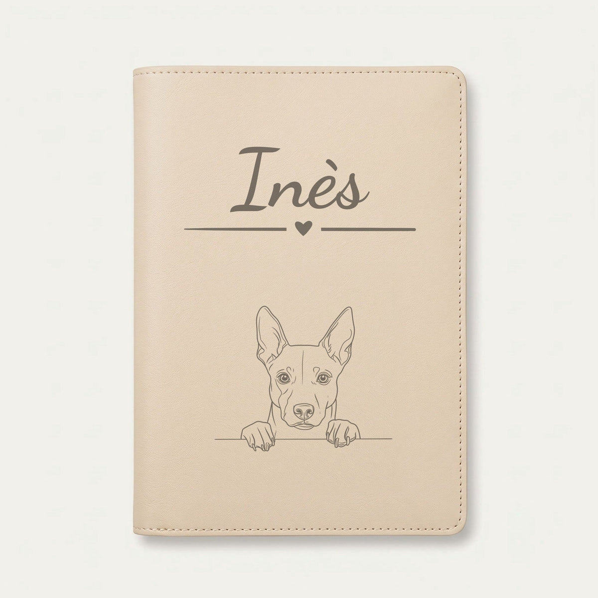 Protège carnet de santé chien personnalisé – Basenji — Crème vanille — Cœur — gravure « Inès »