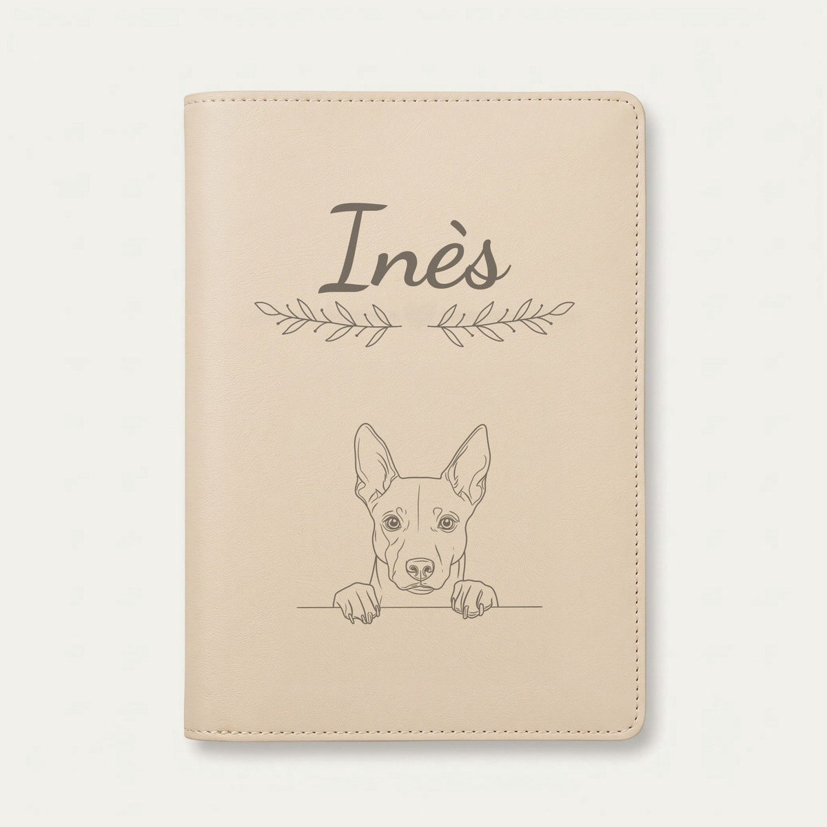 Protège carnet de santé chien personnalisé – Basenji — Crème vanille — Rameaux — gravure « Inès »