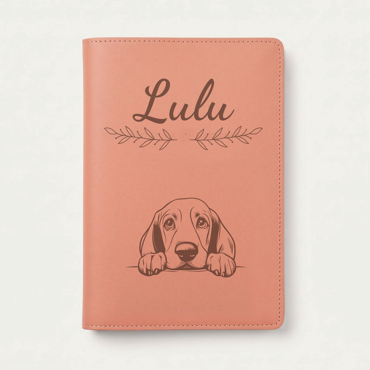 Protège carnet de santé chien personnalisé – Basset hound — Terracotta — Rameaux — gravure « Lulu »