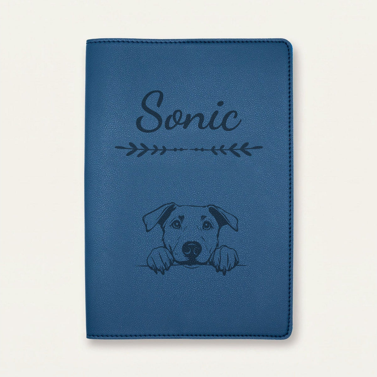 Protège carnet de santé chien personnalisé – Beauceron — Bleu nuit — Flèche — gravure « Sonic »