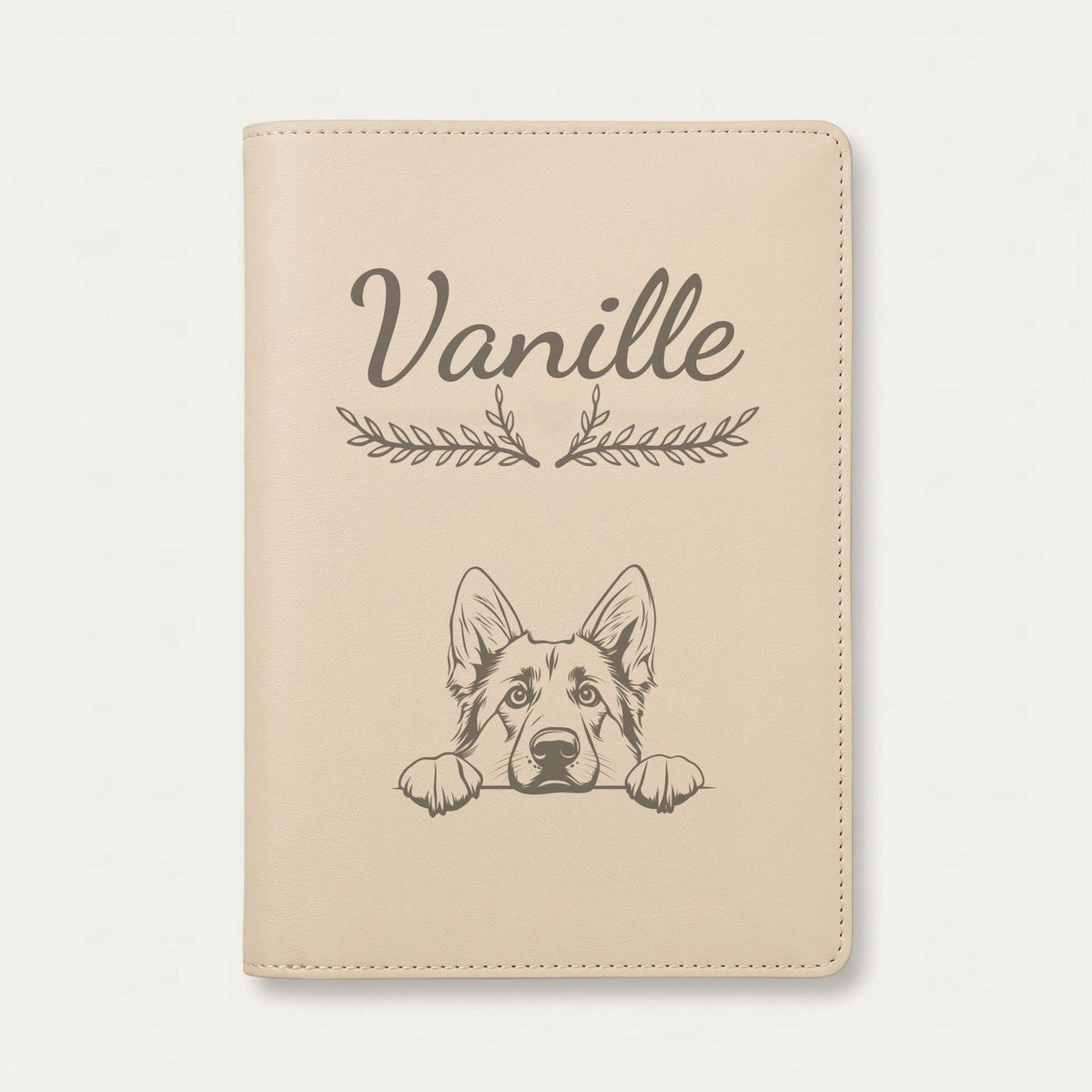 Protège carnet de santé chien personnalisé – Berger allemand — Crème vanille — Bouquet — gravure « Vanille »