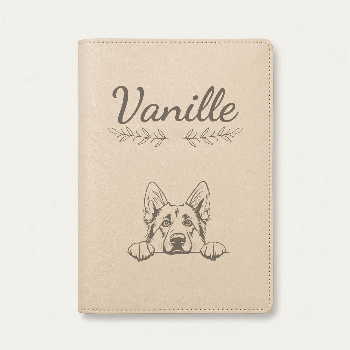 Protège carnet de santé chien personnalisé – Berger allemand — Crème vanille — Rameaux — gravure « Vanille »