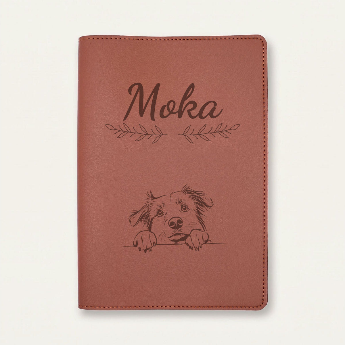 Protège carnet de santé chien personnalisé – Berger australien — Chocolat — Rameaux — gravure « Moka »