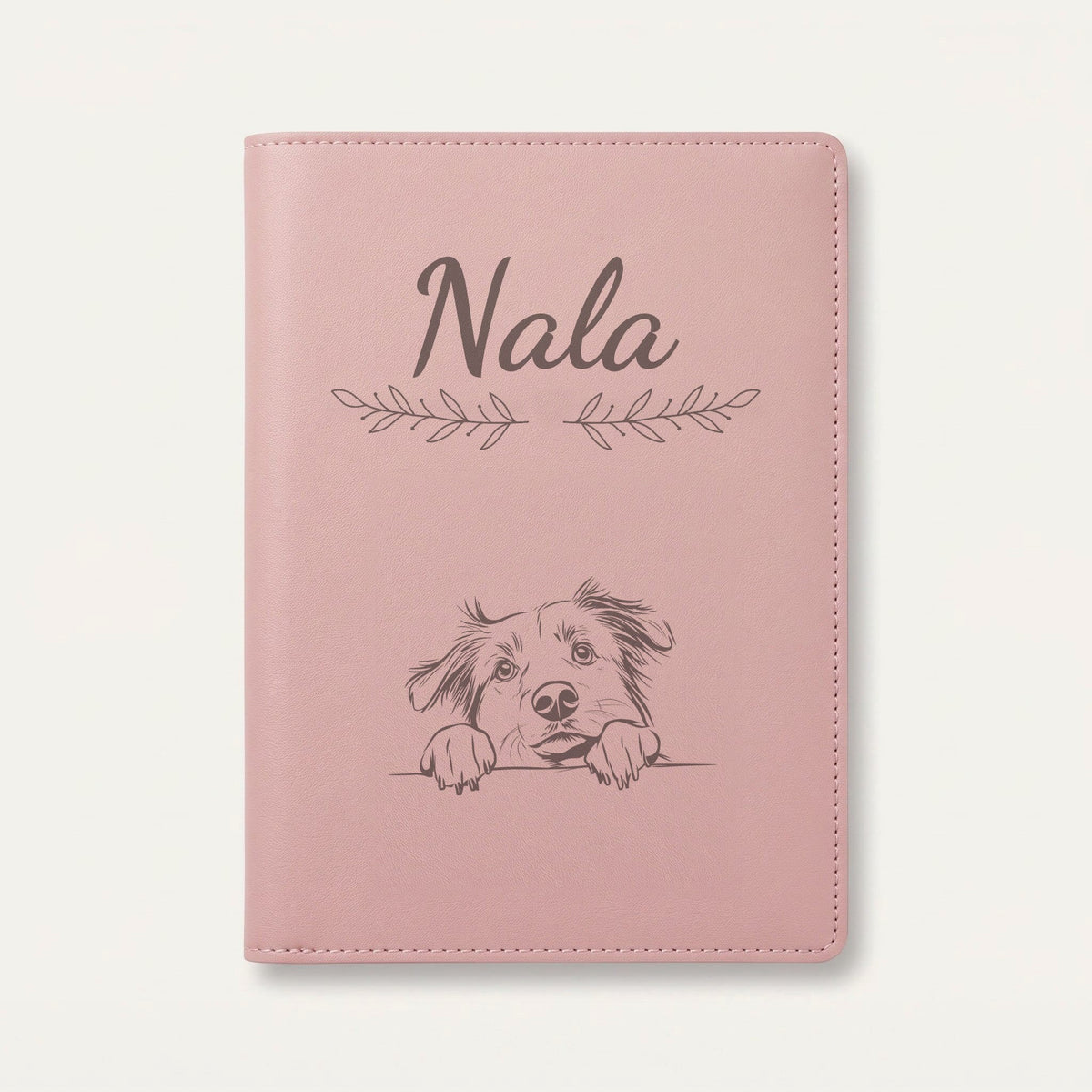 Protège carnet de santé chien personnalisé – Berger australien — Rose dragée — Rameaux — gravure « Nala »