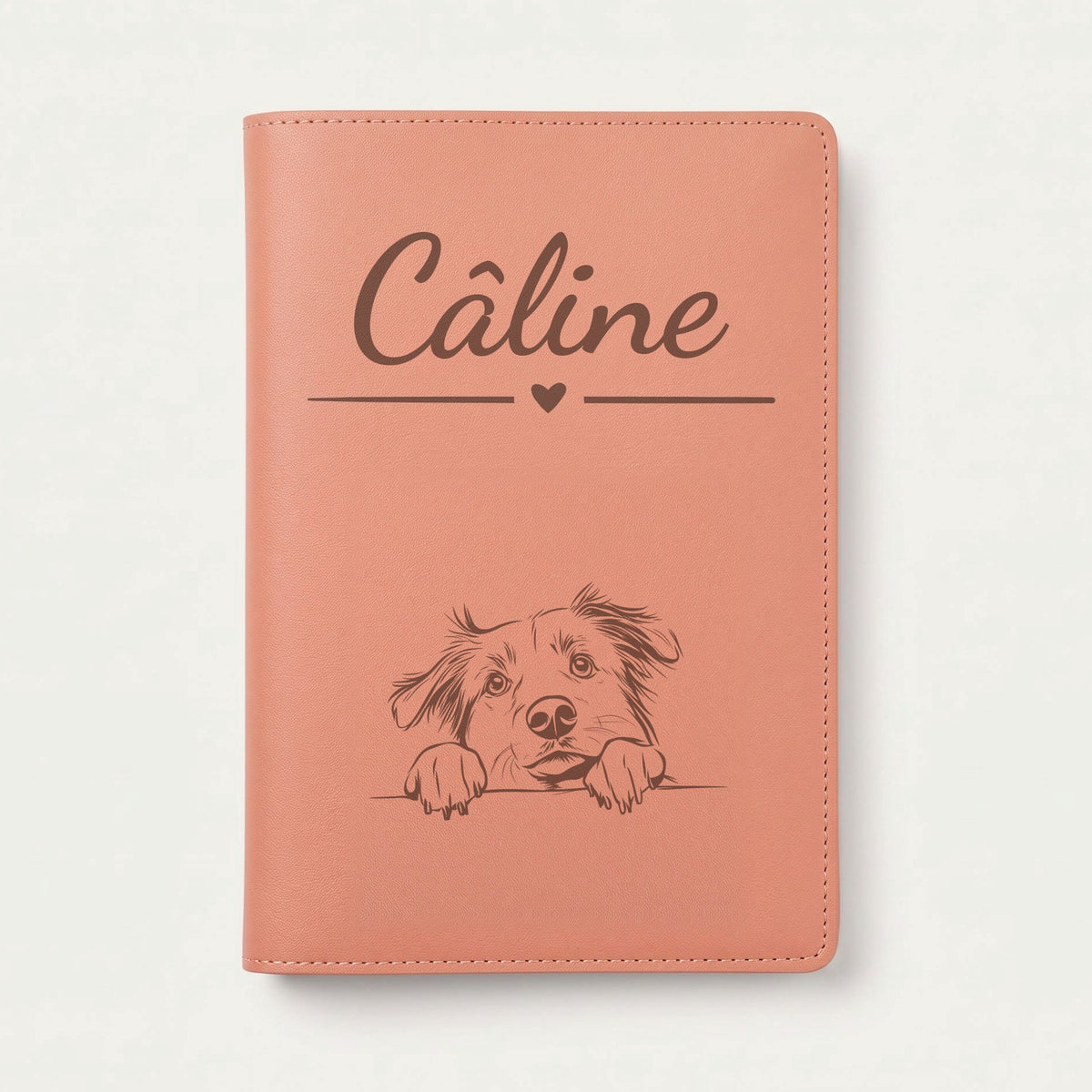 Protège carnet de santé chien personnalisé – Berger australien — Terracotta — Cœur — gravure « Câline »