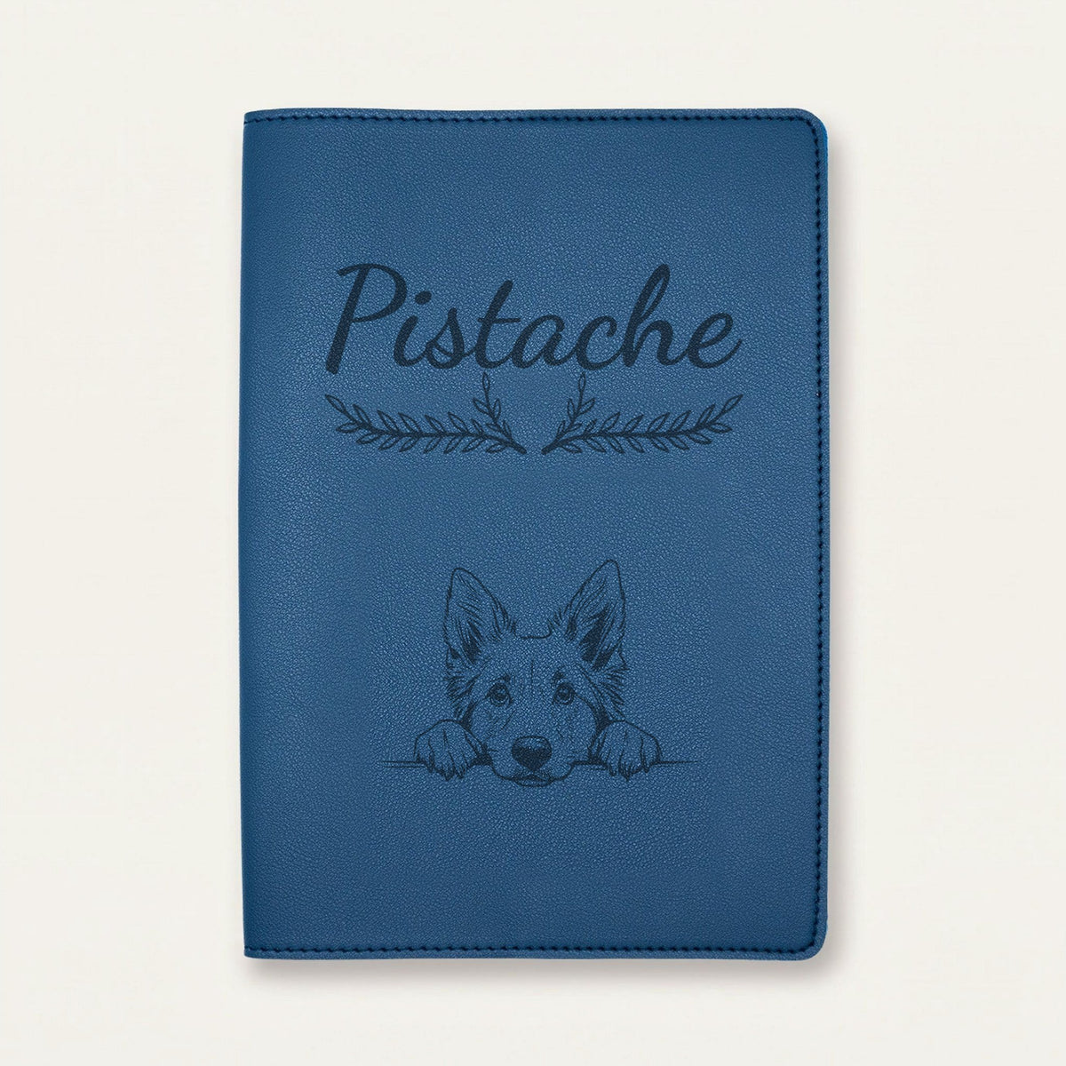 Protège carnet de santé chien personnalisé – Berger belge groenendael — Bleu nuit — Bouquet — gravure « Pistache »
