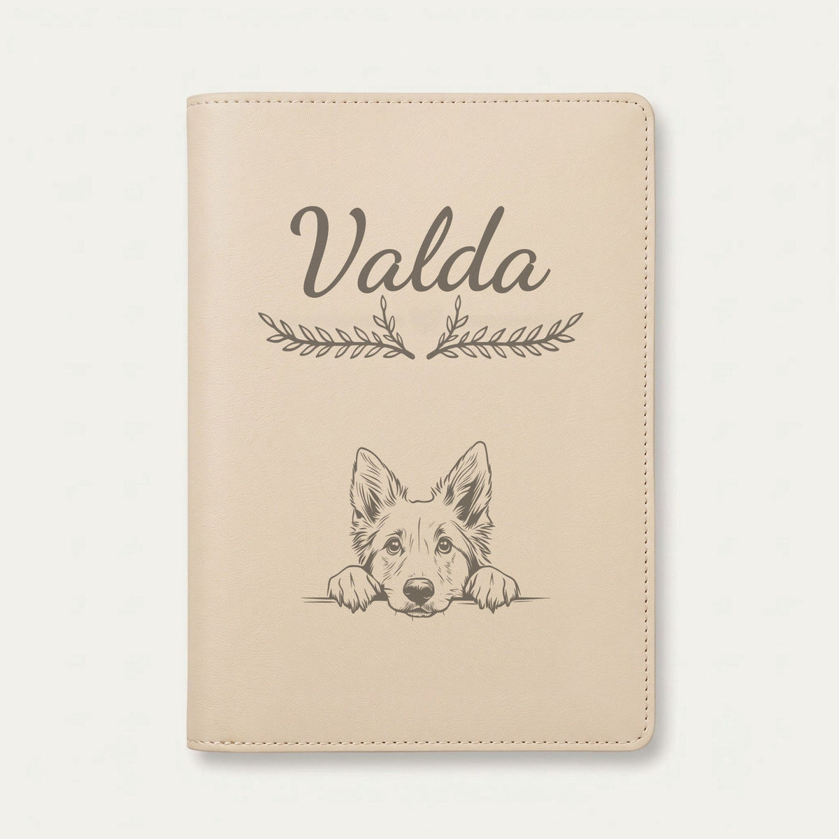 Protège carnet de santé chien personnalisé – Berger belge groenendael — Crème vanille — Bouquet — gravure « Valda »