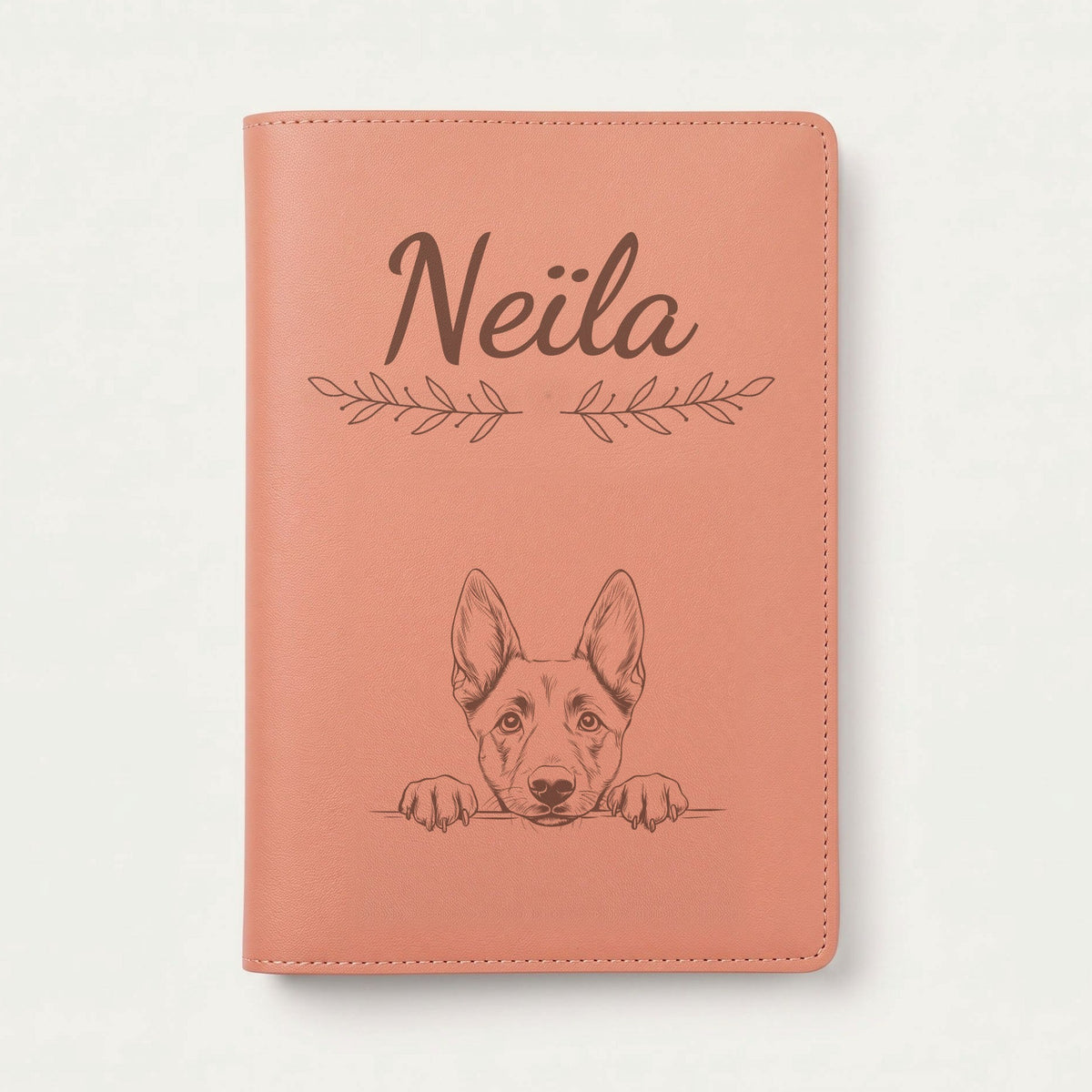 Protège carnet de santé chien personnalisé – Berger belge malinois — Terracotta — Rameaux — gravure « Neïla »