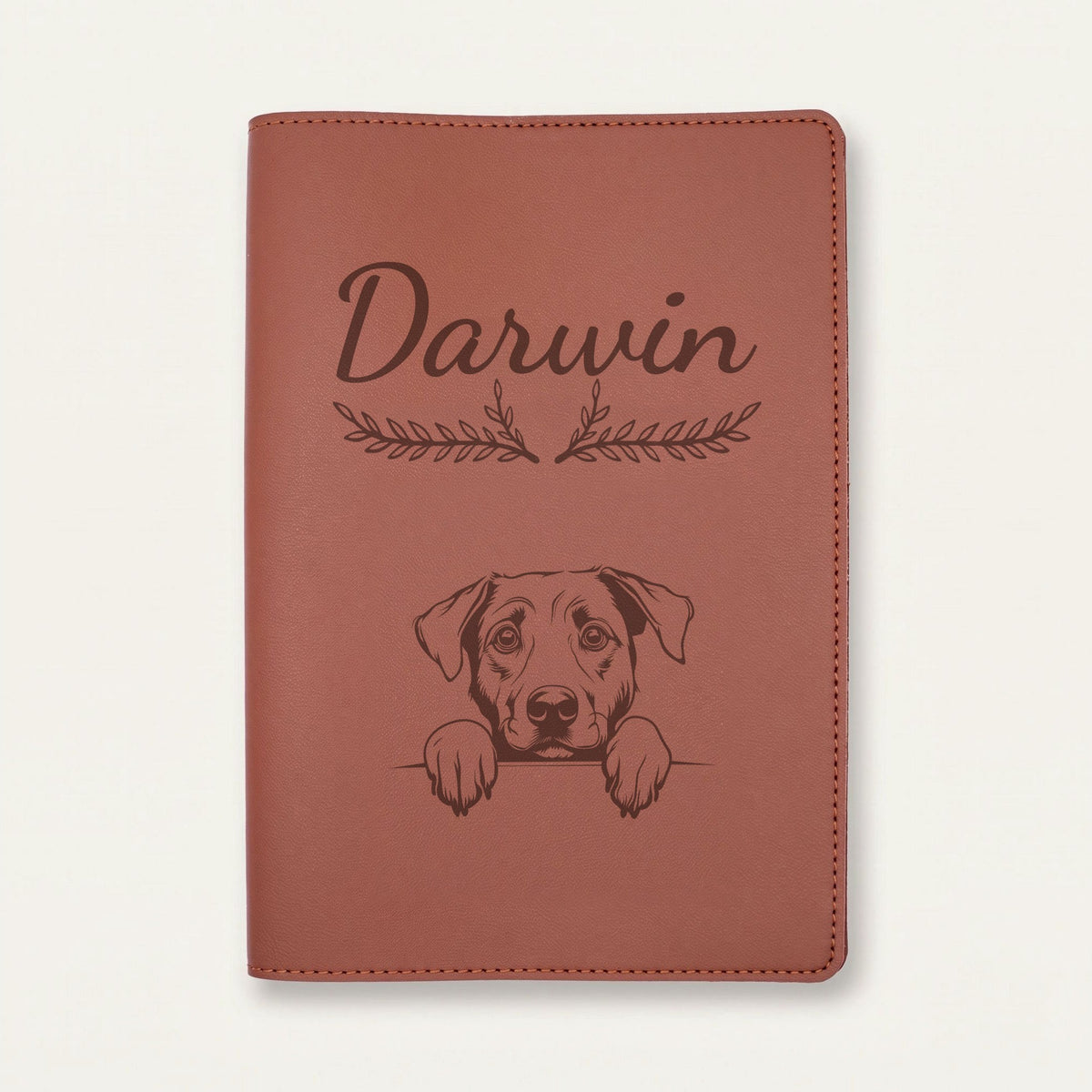Protège carnet de santé chien personnalisé – Berger d'Anatolie — Chocolat — Bouquet — gravure « Darwin »