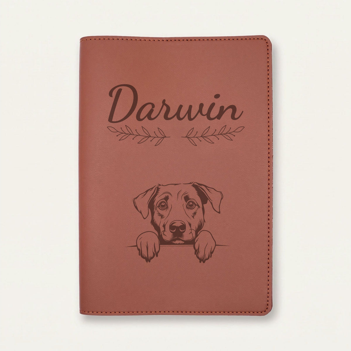 Protège carnet de santé chien personnalisé – Berger d'Anatolie — Chocolat — Rameaux — gravure « Darwin »