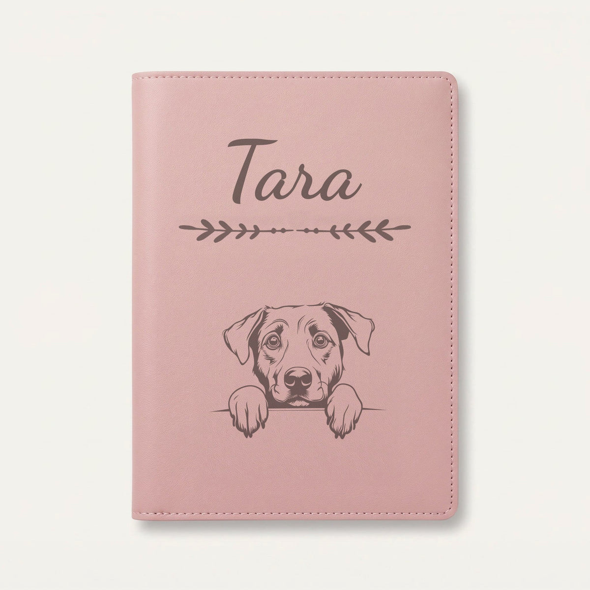 Protège carnet de santé chien personnalisé – Berger d'Anatolie — Rose dragée — Flèche — gravure « Tara »
