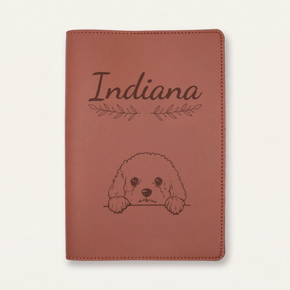 Protège carnet de santé chien personnalisé – Bichon frisé — Chocolat — Rameaux — gravure « Indiana »