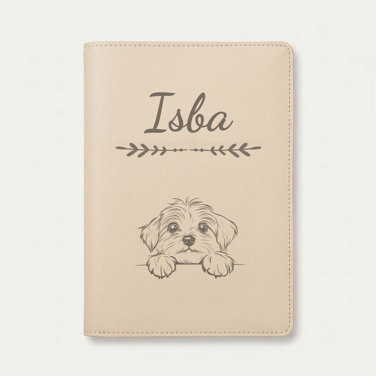 Protège carnet de santé chien personnalisé – Bichon havanais — Crème vanille — Flèche — gravure « Isba »