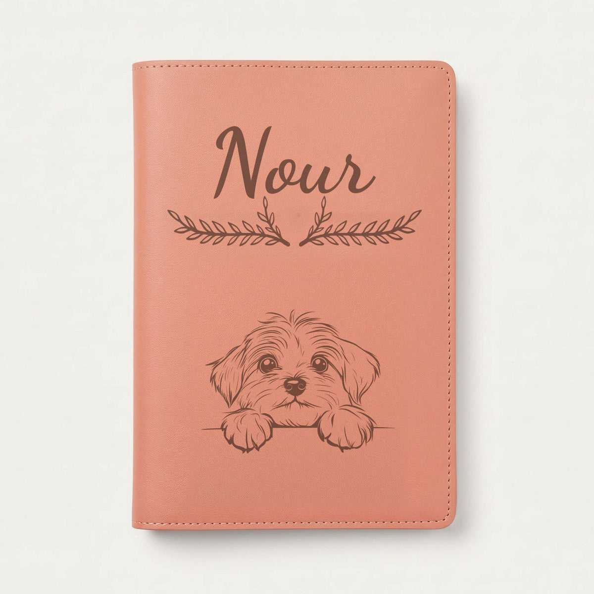 Protège carnet de santé chien personnalisé – Bichon havanais — Terracotta — Bouquet — gravure « Nour »