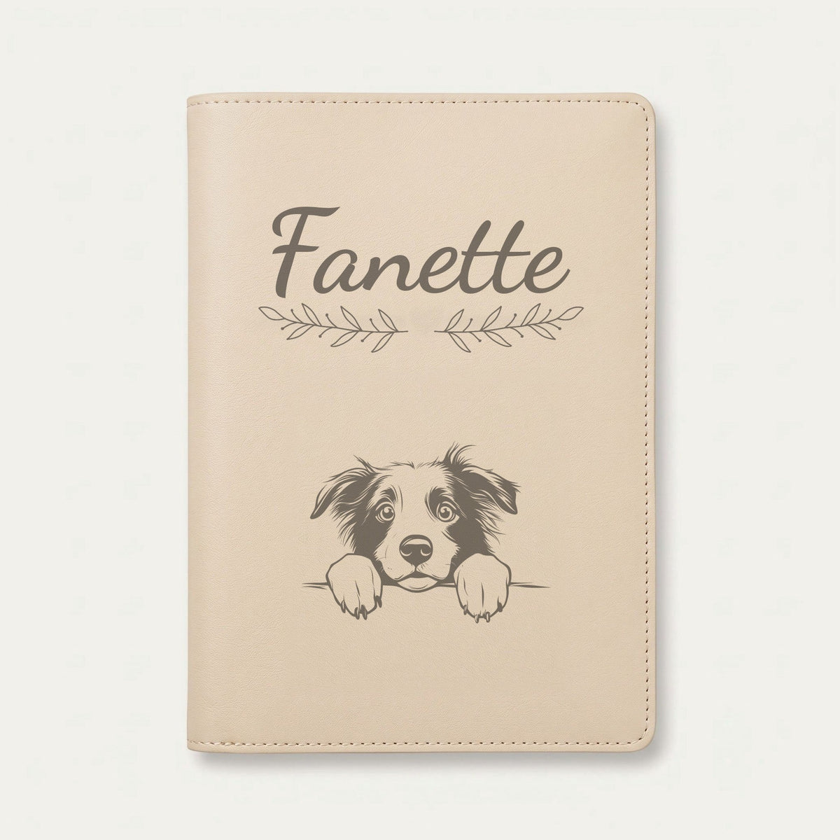 Protège carnet de santé chien personnalisé – Border collie — Crème vanille — Rameaux — gravure « Fanette »