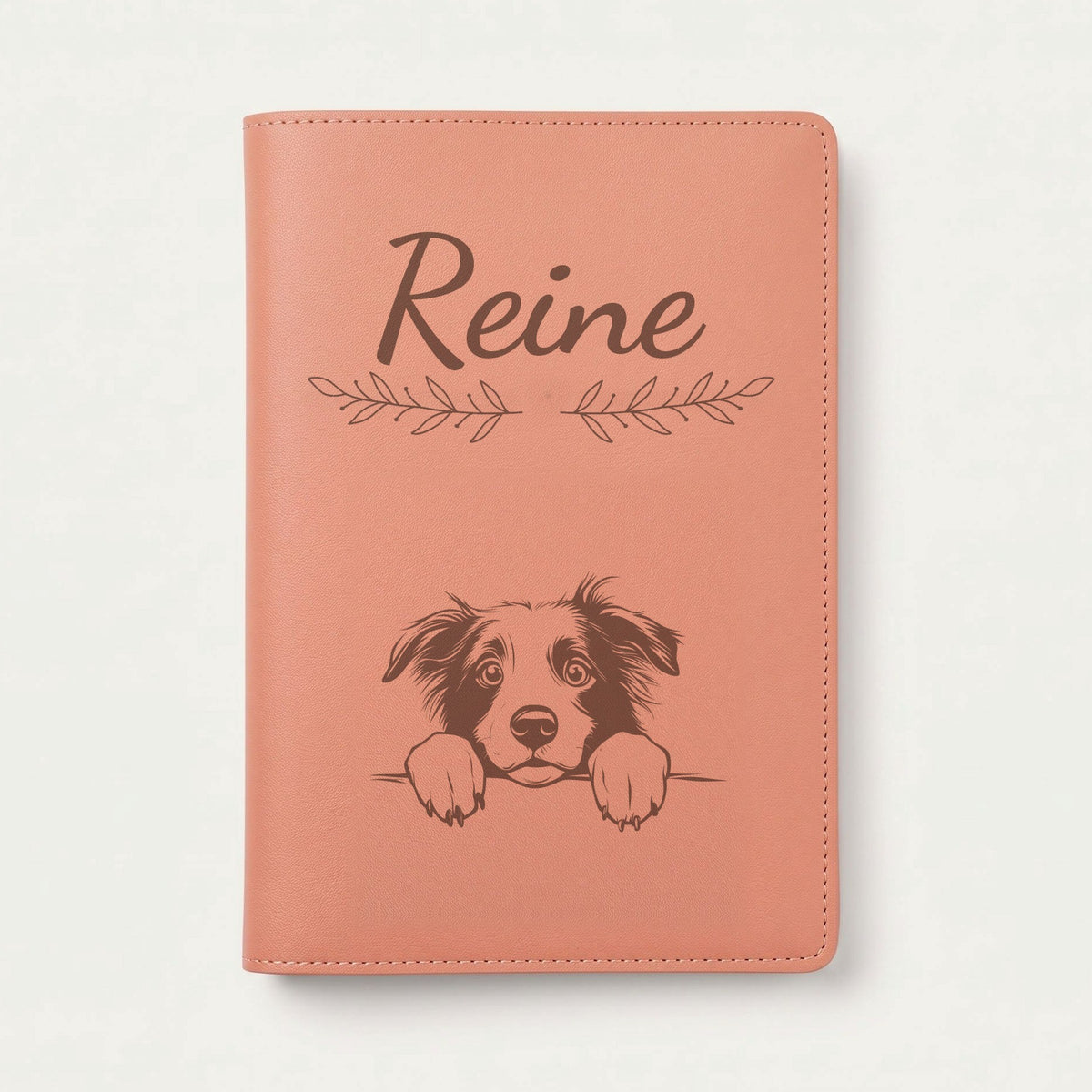Protège carnet de santé chien personnalisé – Border collie — Terracotta — Rameaux — gravure « Reine »
