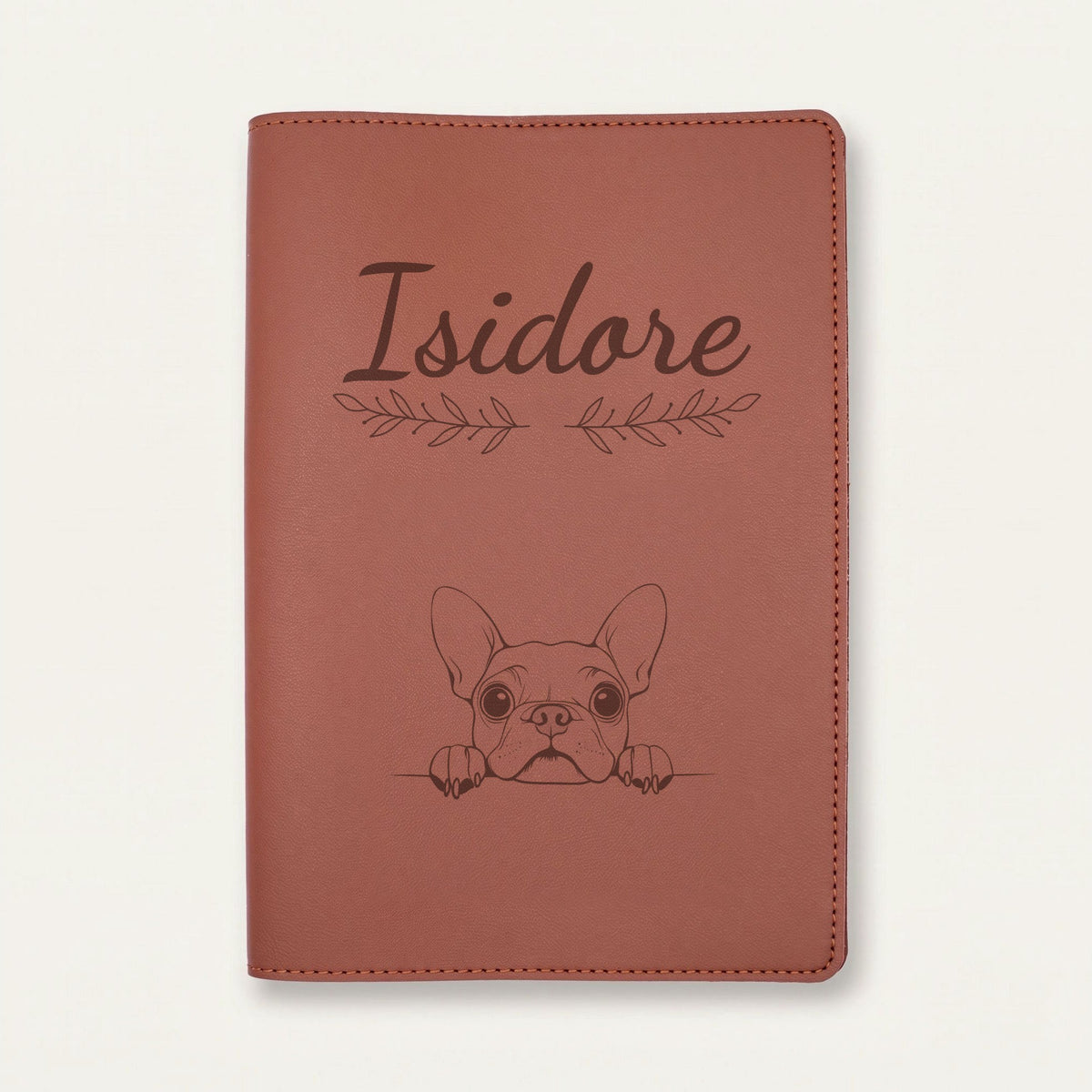 Protège carnet de santé chien personnalisé – Boston terrier — Chocolat — Rameaux — gravure « Isidore »