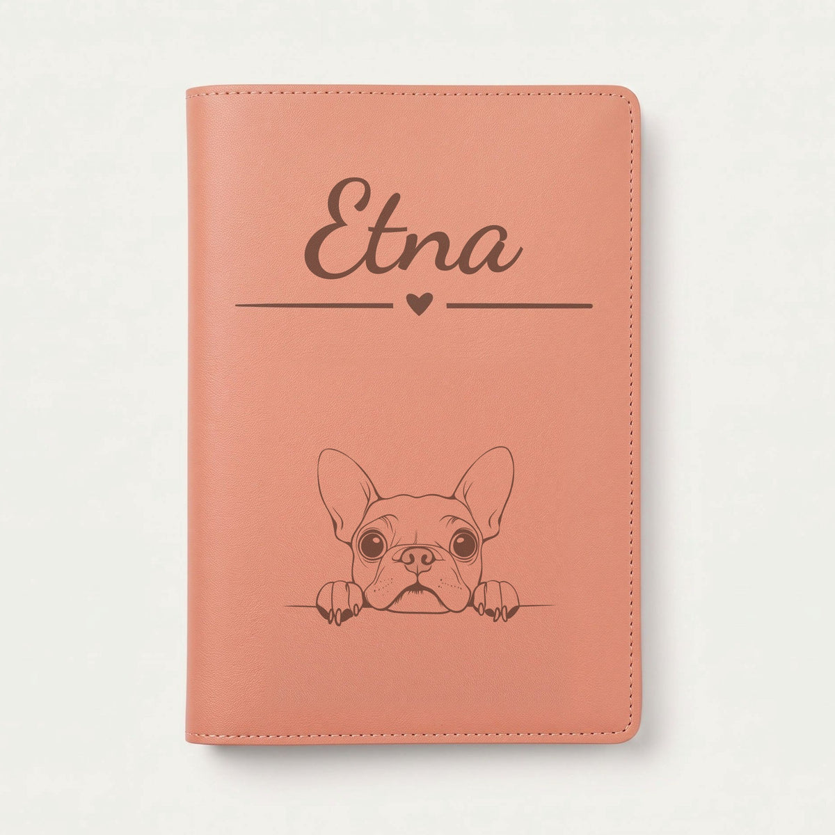 Protège carnet de santé chien personnalisé – Boston terrier — Terracotta — Cœur — gravure « Etna »