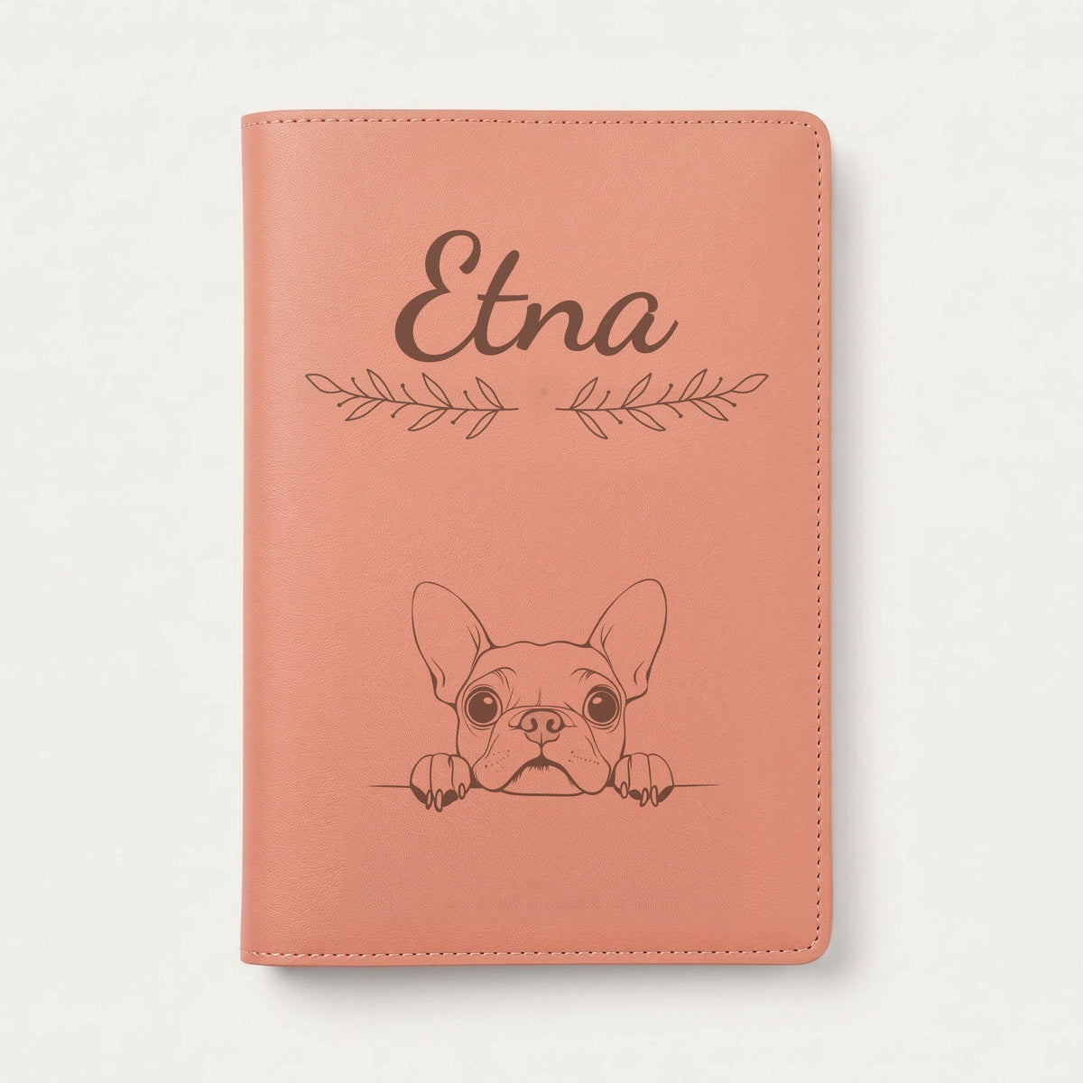 Protège carnet de santé chien personnalisé – Boston terrier — Terracotta — Rameaux — gravure « Etna »
