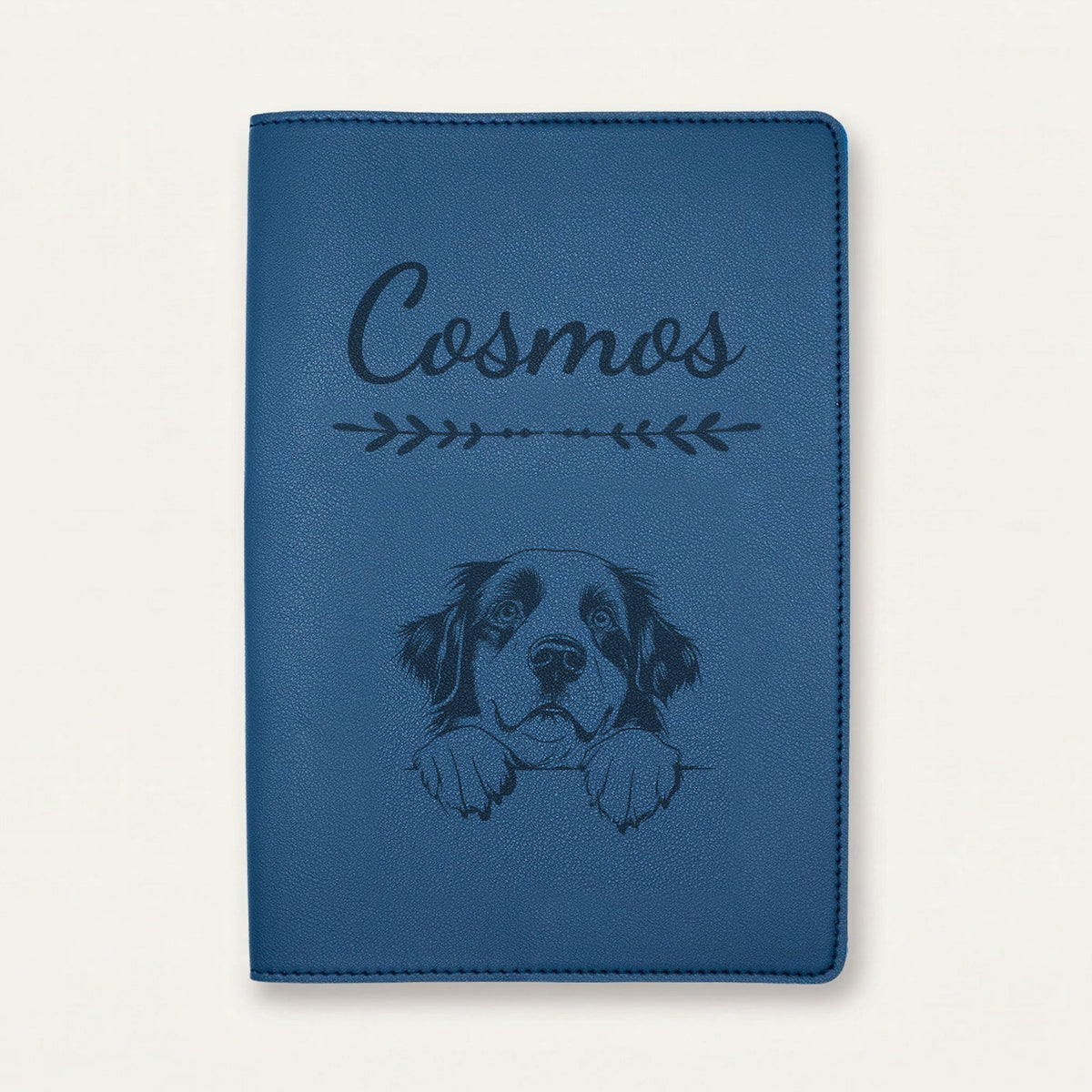 Protège carnet de santé chien personnalisé – Bouvier bernois — Bleu nuit — Flèche — gravure « Cosmos »
