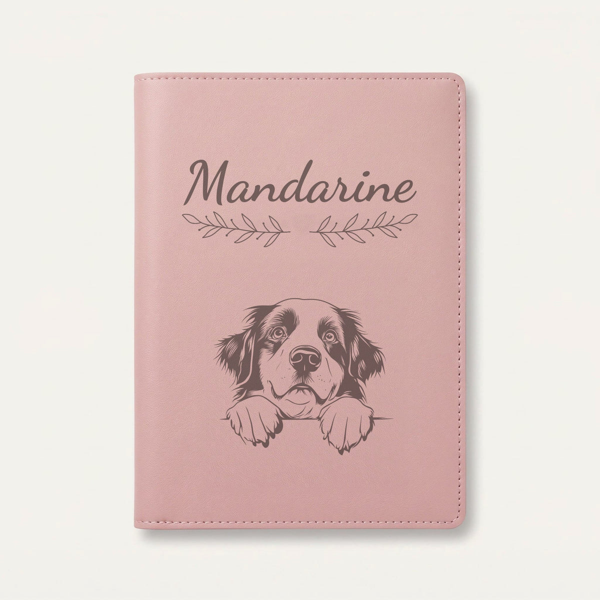Protège carnet de santé chien personnalisé – Bouvier bernois — Rose dragée — Rameaux — gravure « Mandarine »