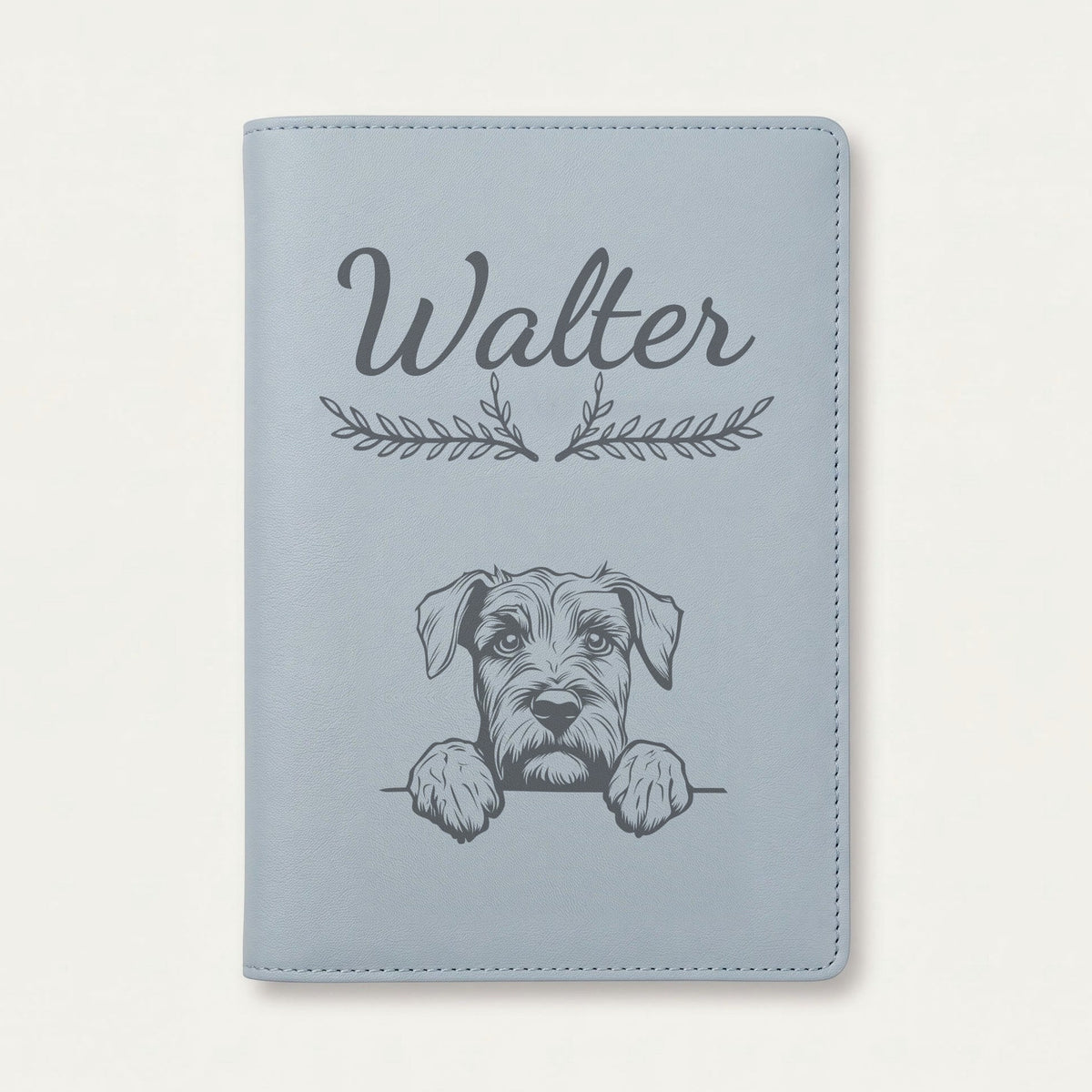 Protège carnet de santé chien personnalisé – Bouvier des Flandres — Bleu nuage — Bouquet — gravure « Walter »