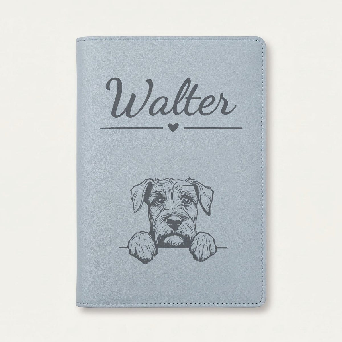Protège carnet de santé chien personnalisé – Bouvier des Flandres — Bleu nuage — Cœur — gravure « Walter »