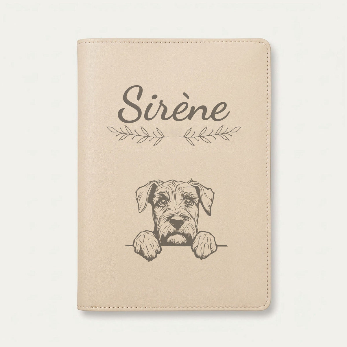 Protège carnet de santé chien personnalisé – Bouvier des Flandres — Crème vanille — Rameaux — gravure « Sirène »