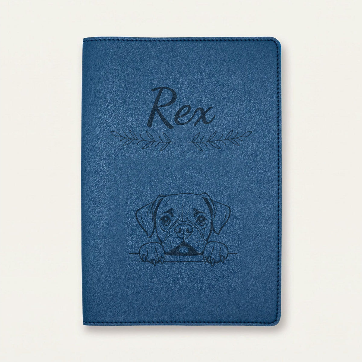 Protège carnet de santé chien personnalisé – Boxer — Bleu nuit — Rameaux — gravure « Rex »