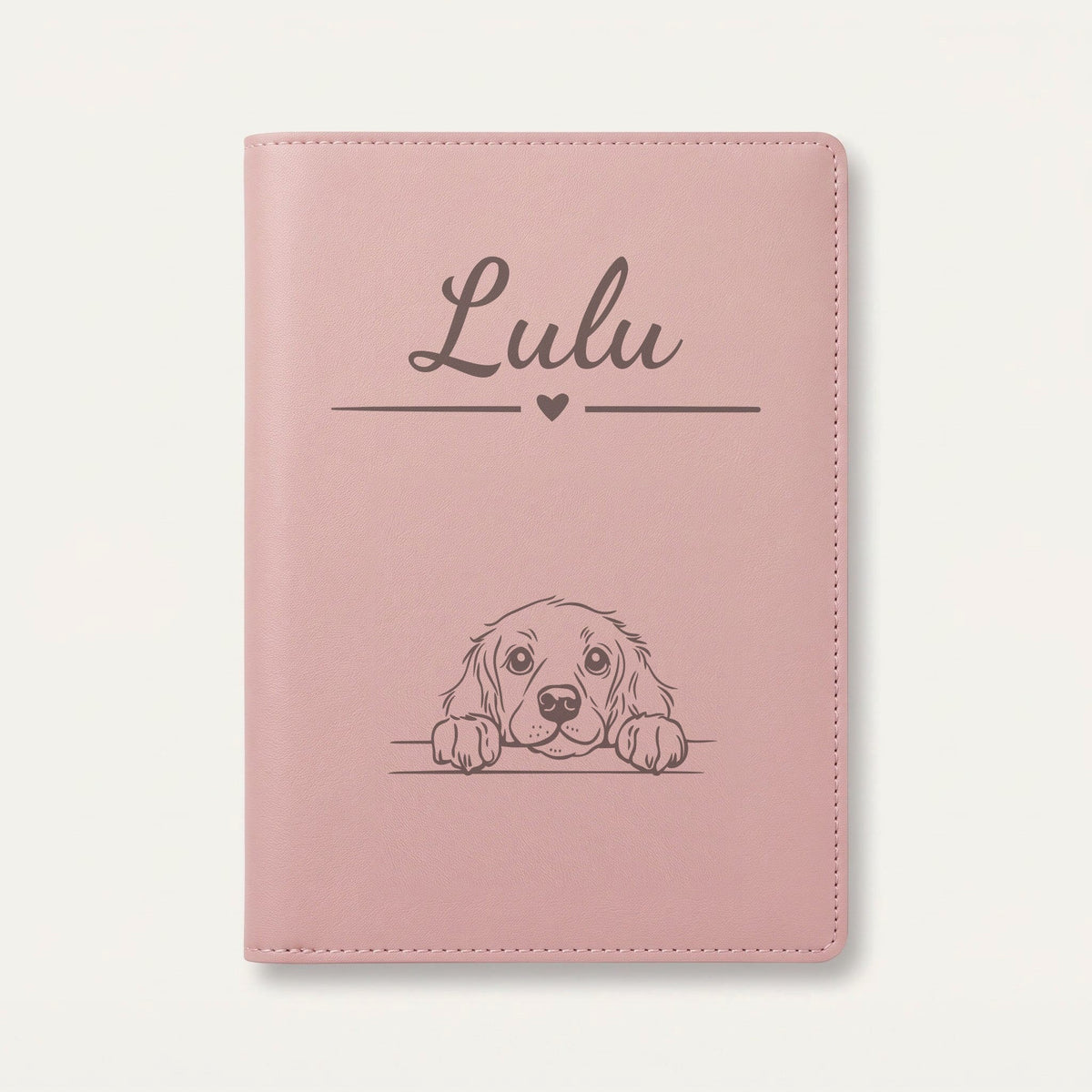 Protège carnet de santé chien personnalisé – Boykin spaniel — Rose dragée — Cœur — gravure « Lulu »