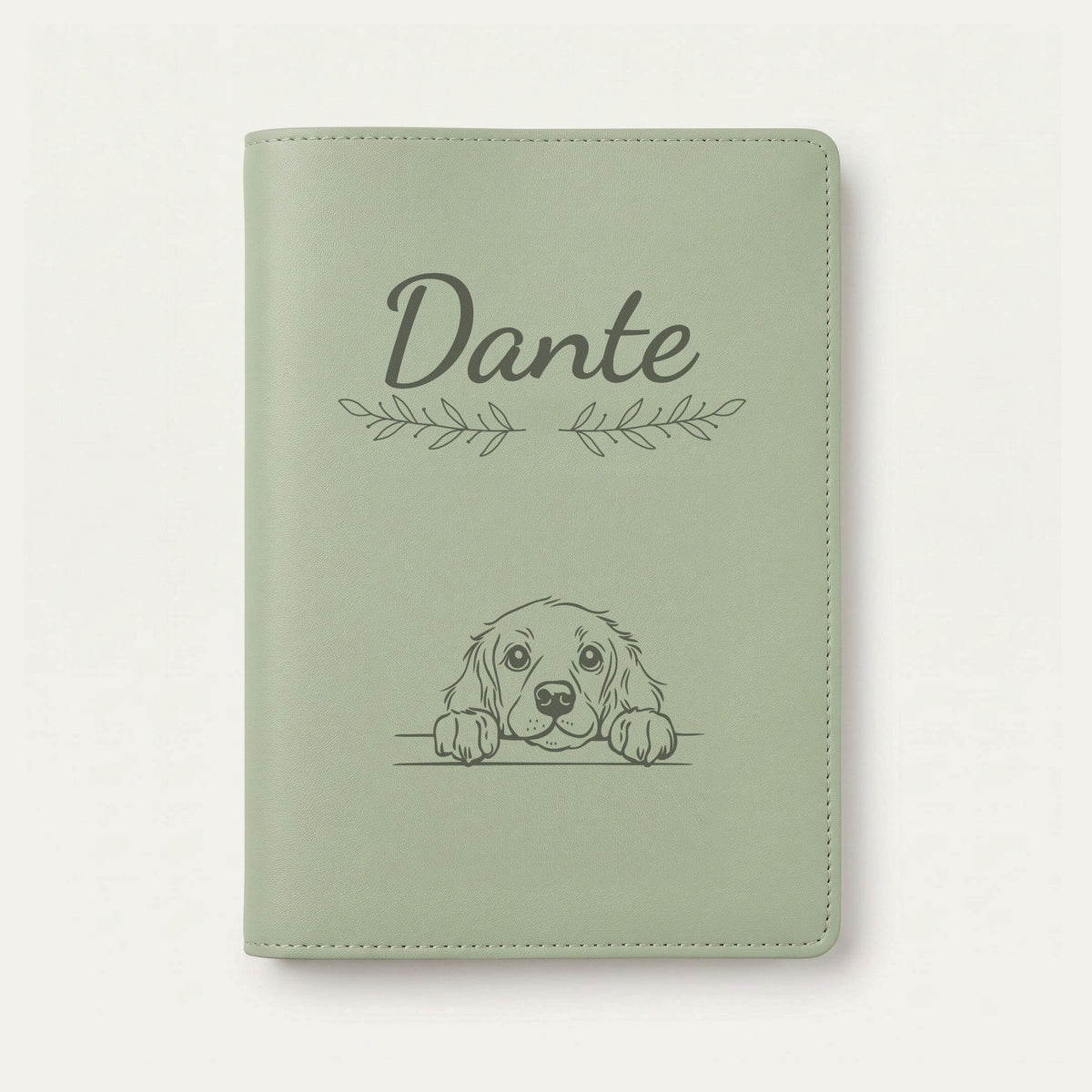 Protège carnet de santé chien personnalisé – Boykin spaniel — Vert sauge — Rameaux — gravure « Dante »