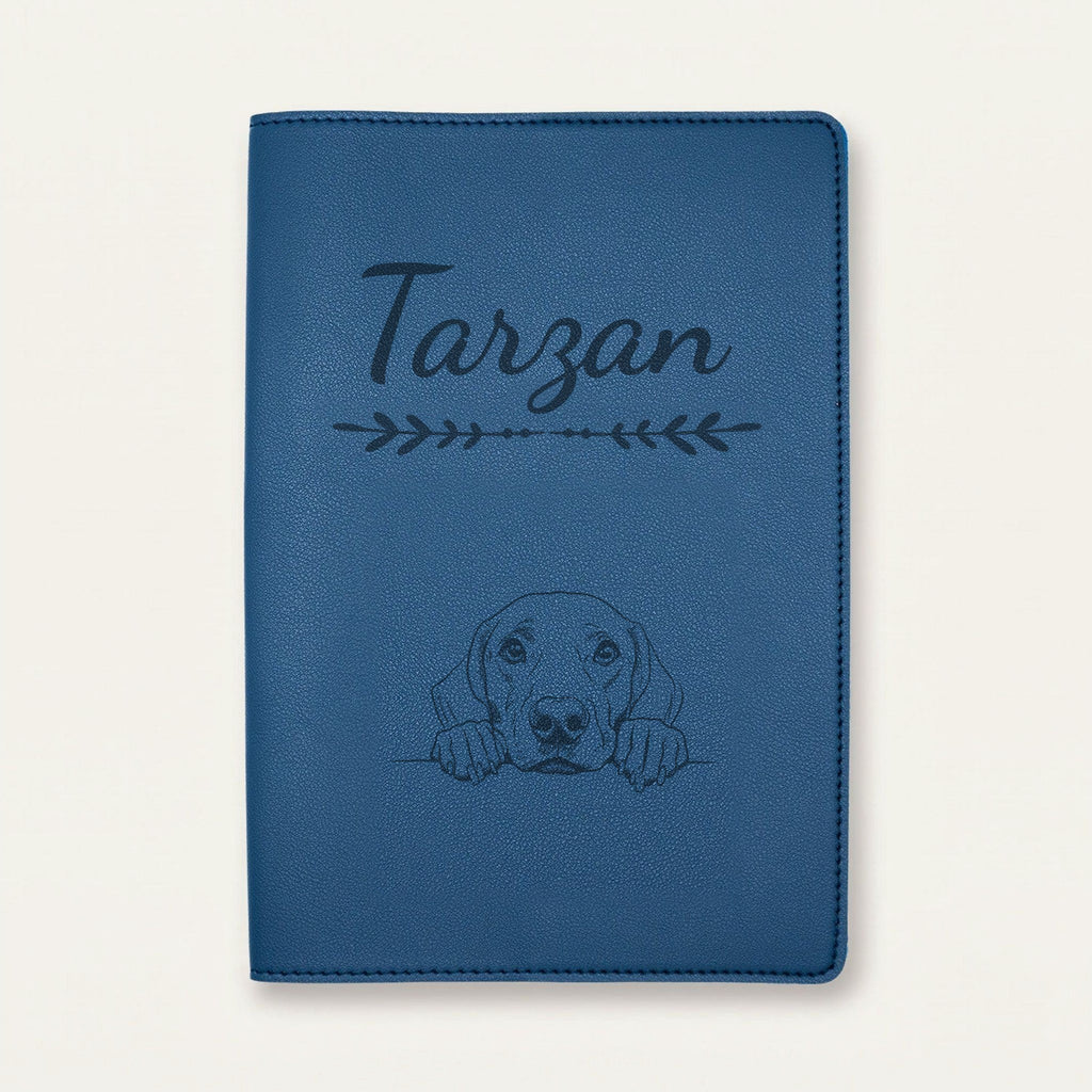 Protège carnet de santé chien personnalisé – Braque allemand — Bleu nuit — Flèche — gravure « Tarzan »