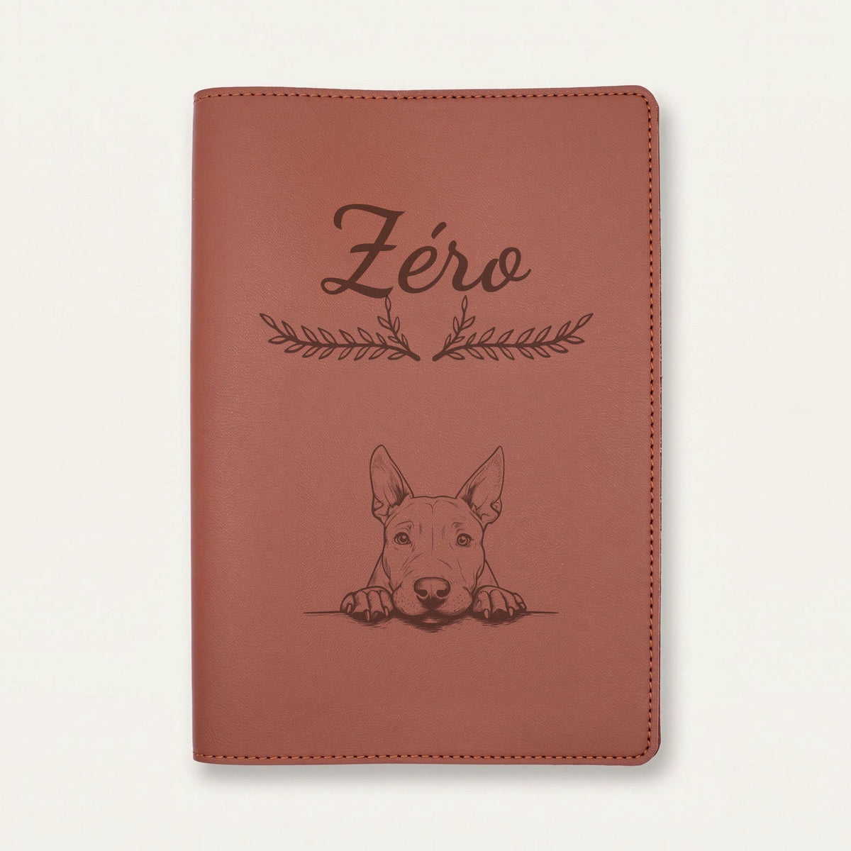 Protège carnet de santé chien personnalisé – Bull terrier — Chocolat — Bouquet — gravure « Zéro »
