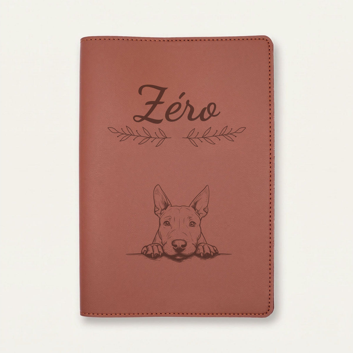 Protège carnet de santé chien personnalisé – Bull terrier — Chocolat — Rameaux — gravure « Zéro »