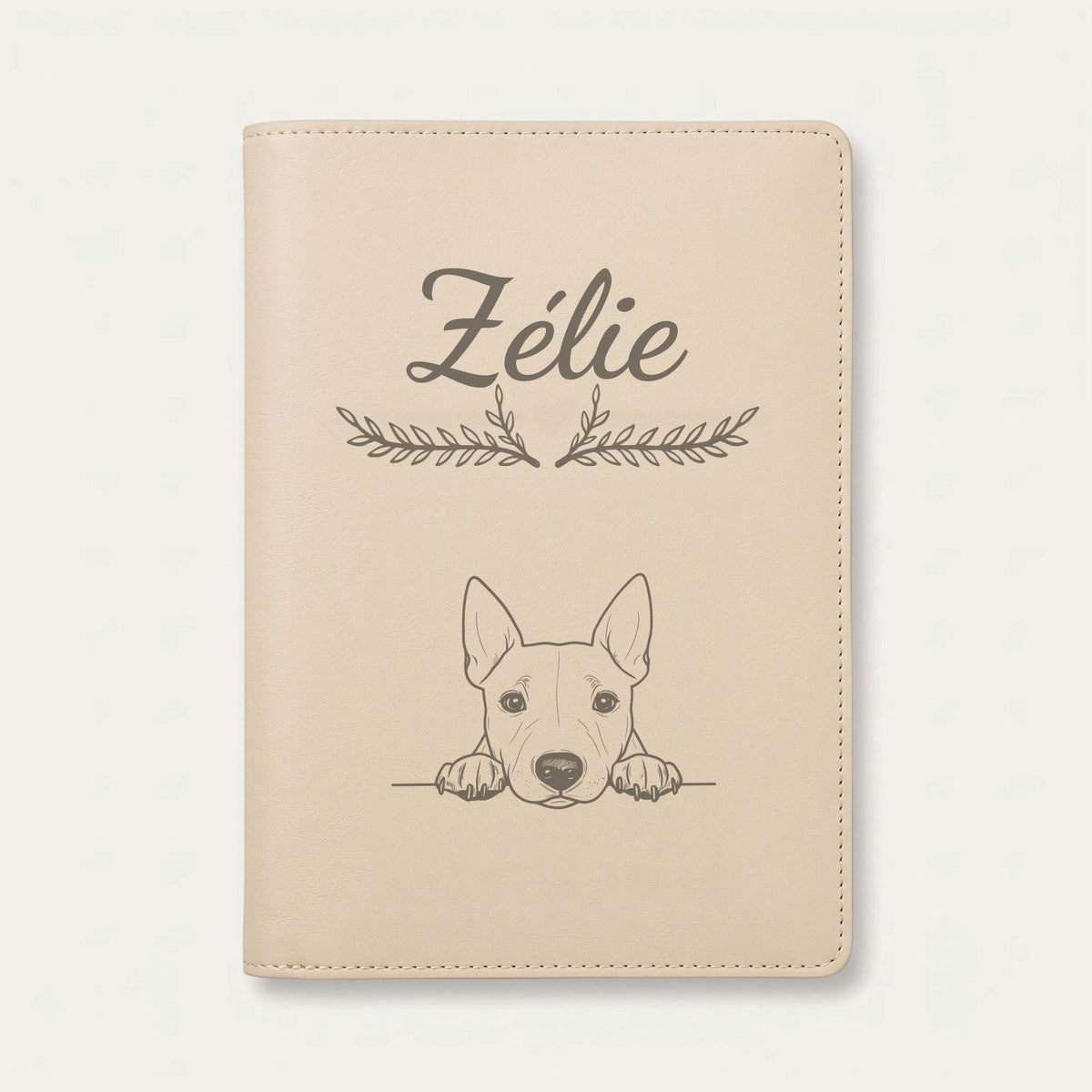 Protège carnet de santé chien personnalisé – Bull terrier miniature — Crème vanille — Bouquet — gravure « Zélie »