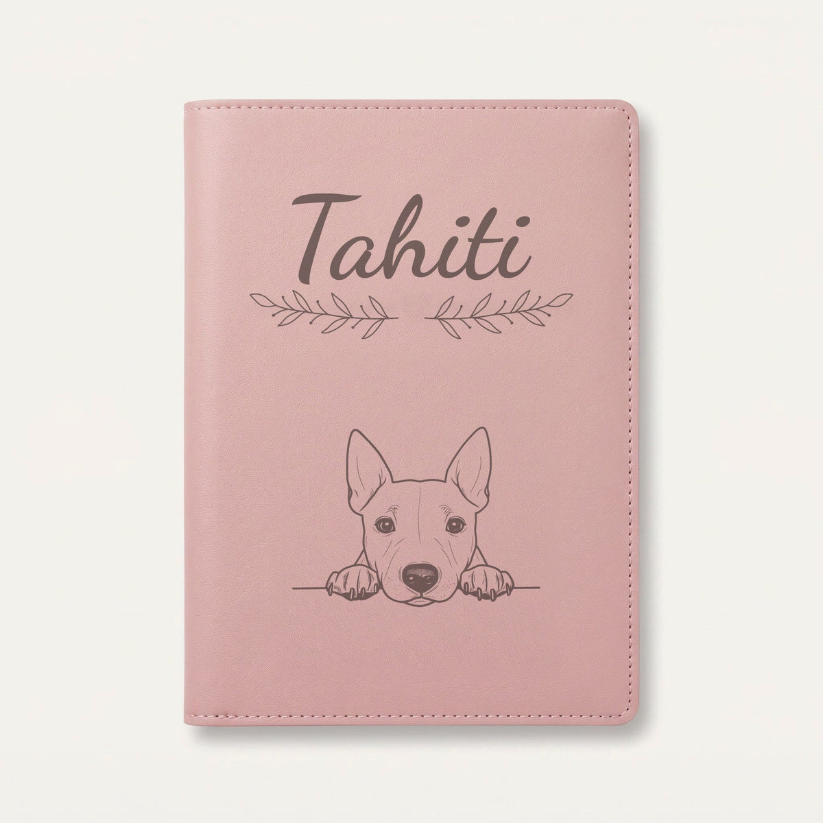 Protège carnet de santé chien personnalisé – Bull terrier miniature — Rose dragée — Rameaux — gravure « Tahiti »