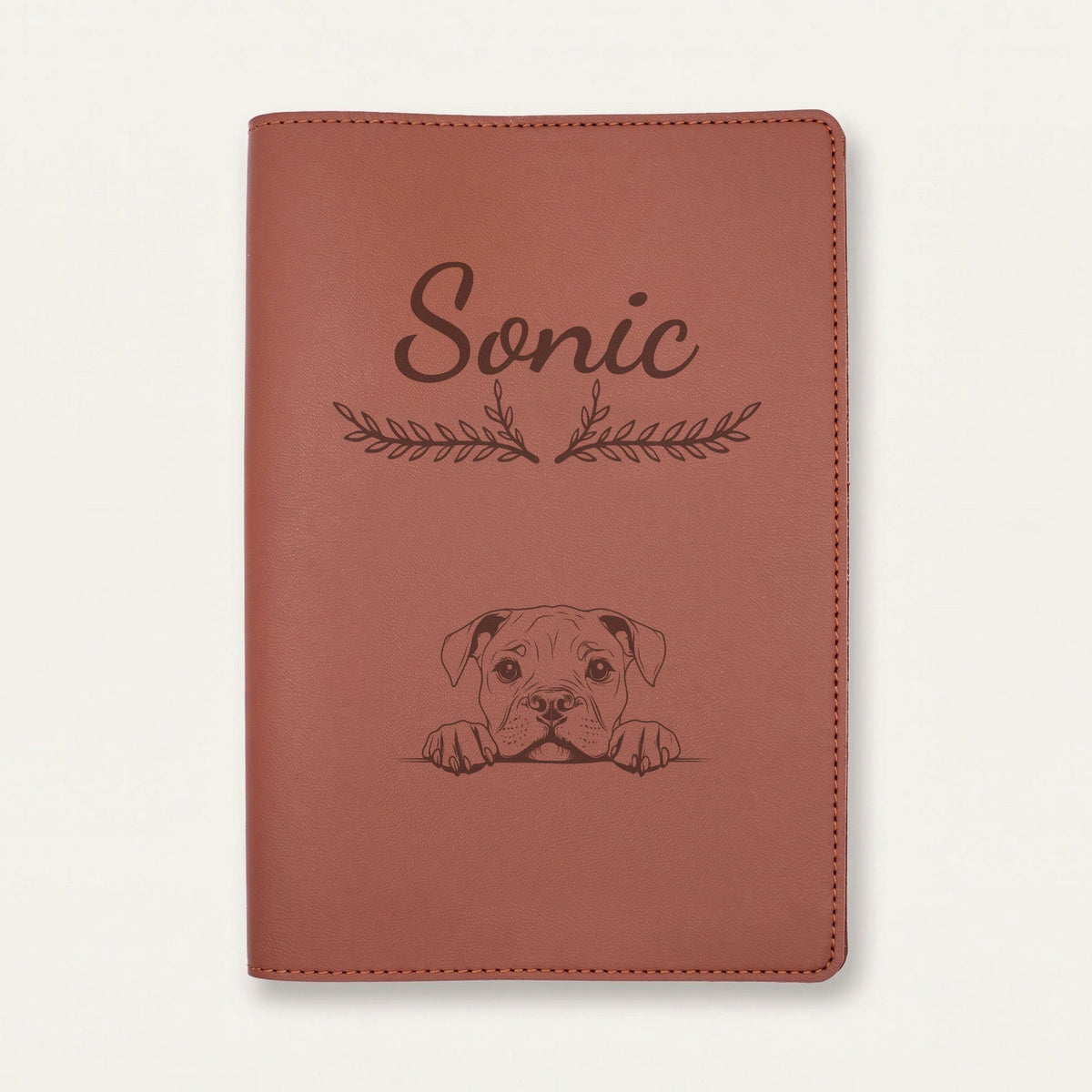 Protège carnet de santé chien personnalisé – Bulldog américain — Chocolat — Bouquet — gravure « Sonic »