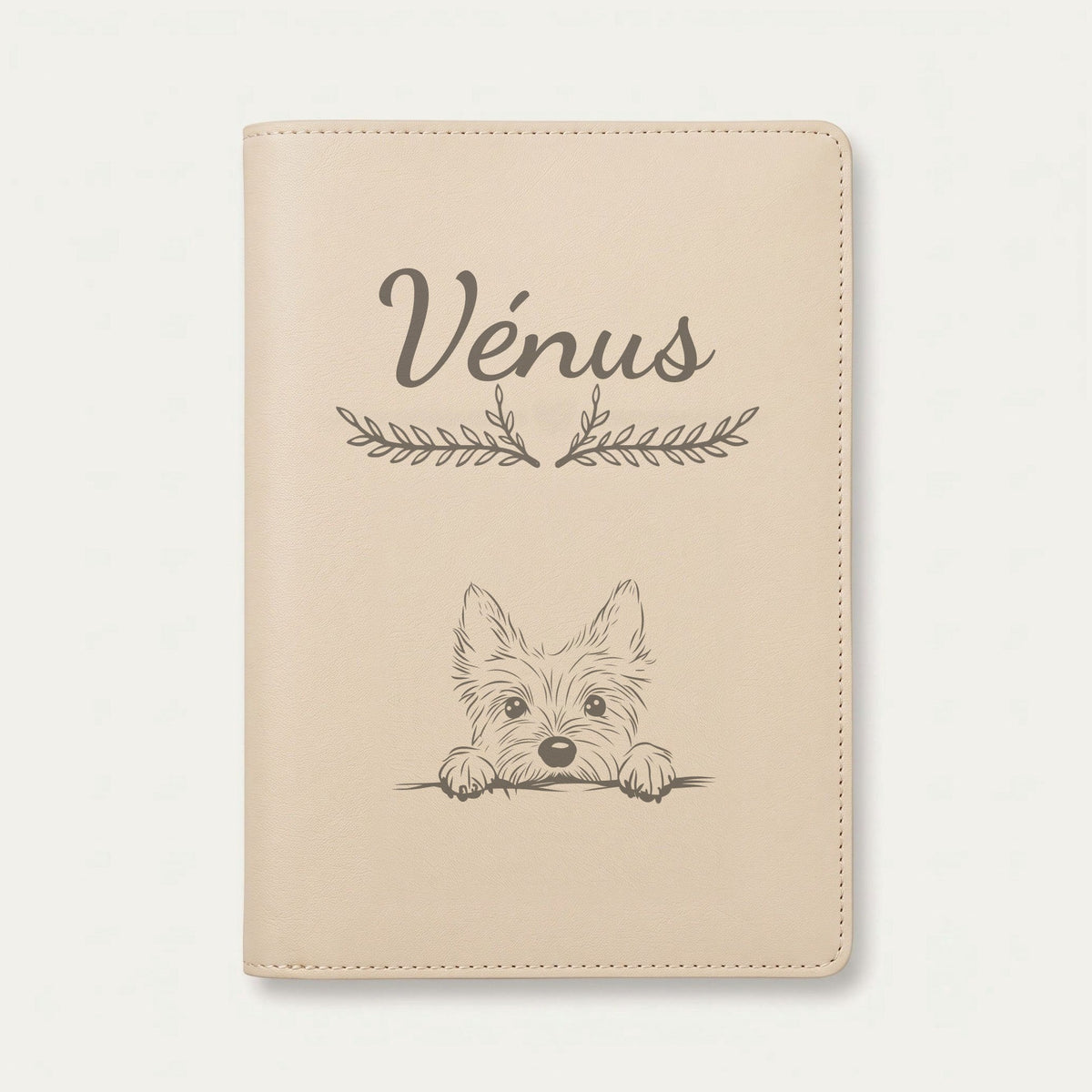 Protège carnet de santé chien personnalisé – Cairn terrier — Crème vanille — Bouquet — gravure « Vénus »