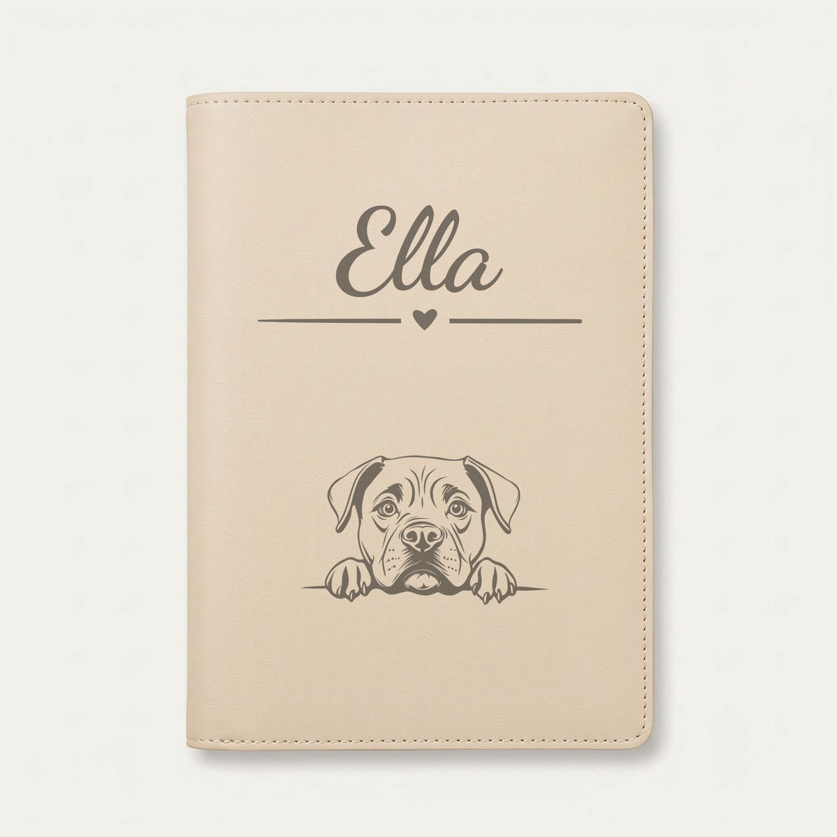 Protège carnet de santé chien personnalisé – Cane corso — Crème vanille — Cœur — gravure « Ella »